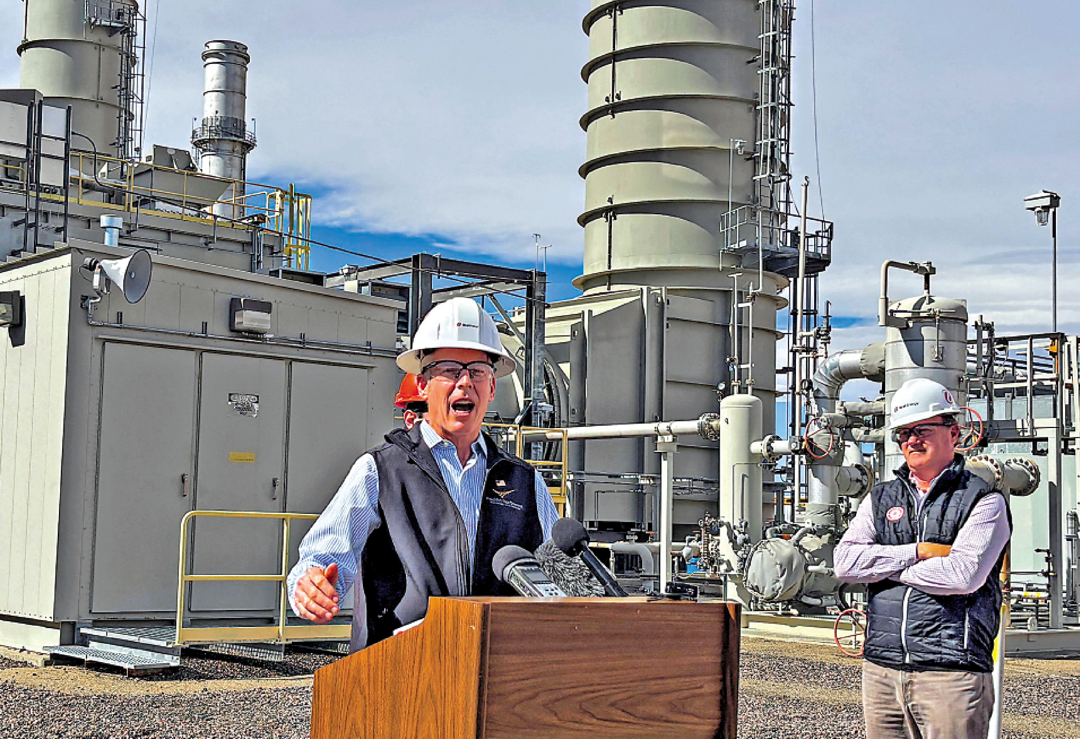 　　圖：美國能源部長賴特（左）稱，美國沒打算攻擊伊朗的能源產業。\路透社