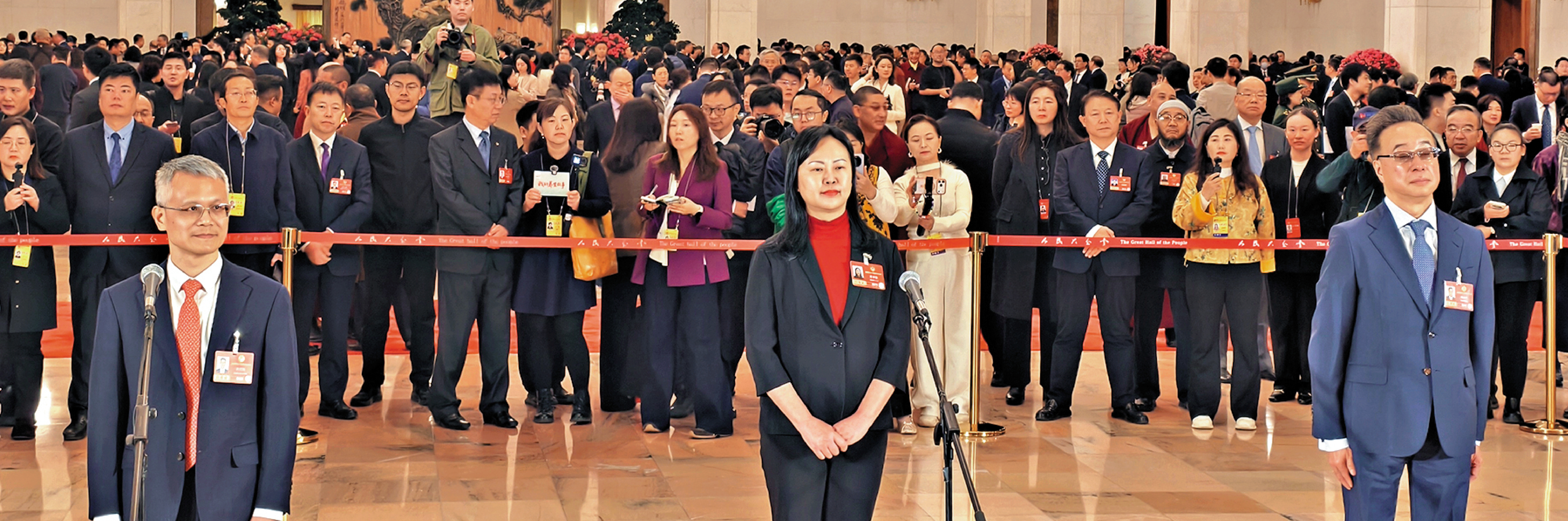 　　圖：全國政協十四屆四次會議第三場「委員通道」昨日舉行。
