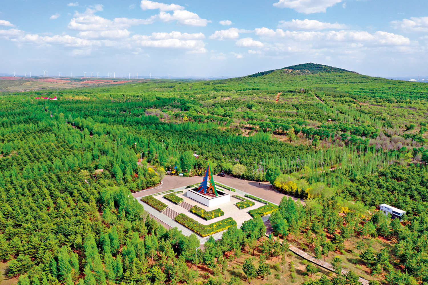 　　圖：山西省右玉縣南山森林公園一角。\資料圖片