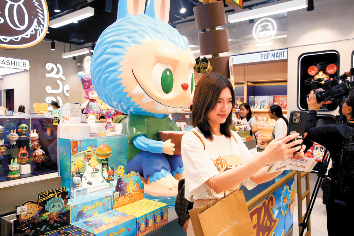 　　圖：泡泡瑪特近期股價回調，估值性價比提高。