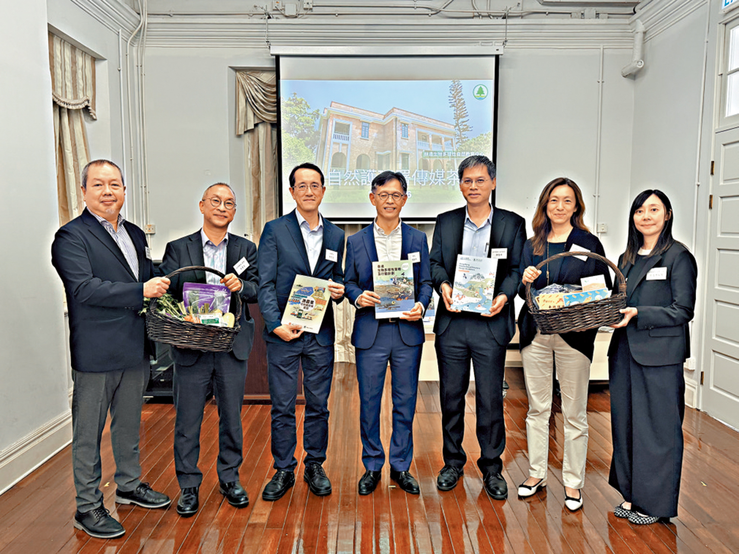 　　圖：漁護署表示，將於今年中推出統一品牌，並設溯源二維碼。\大公報記者黃佩琳攝
