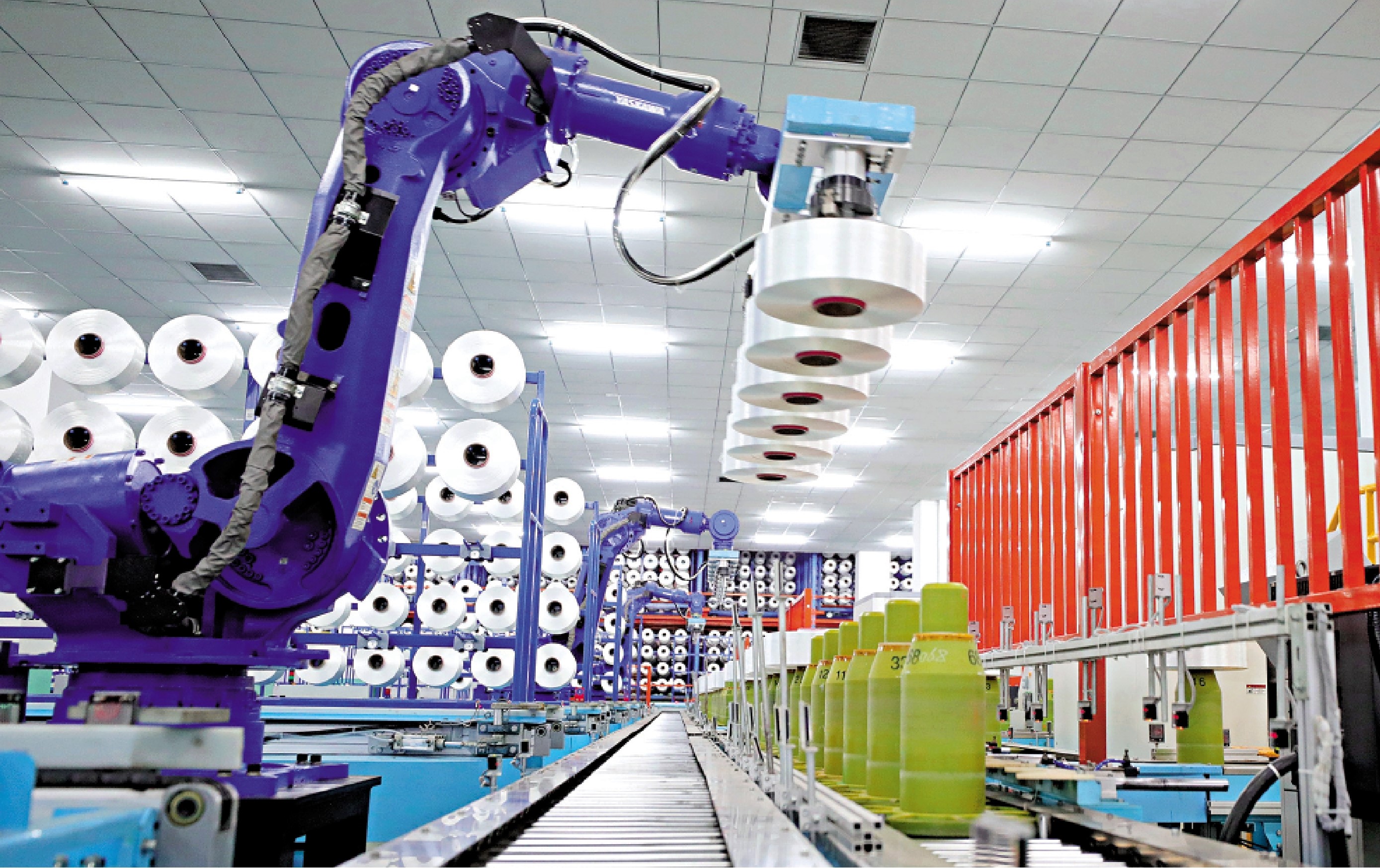 　　圖：中國工業向綠向新，煤炭從傳統燃料向高端化纖新材料轉化。