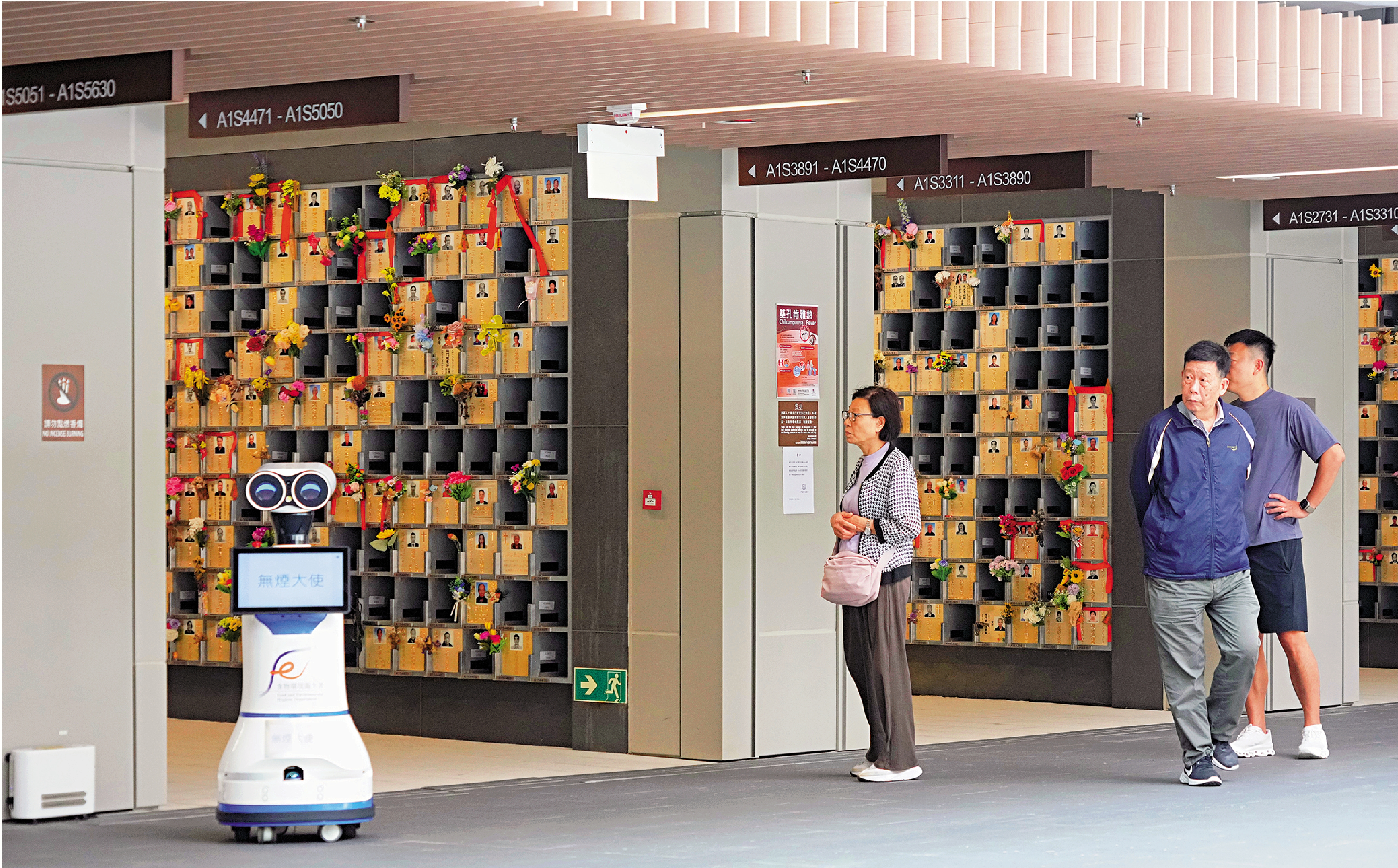 　　圖：食環署昨日宣布，將優化現行編配公眾骨灰龕位安排，八月起推出全新每月編配新安排。圖為沙田石門靈灰安置所。\大公報記者林良堅攝