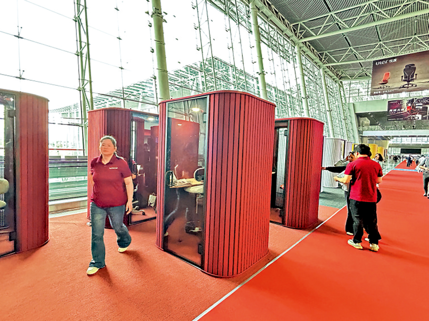 　　圖：在家博會上，中國企業推出大量創新產品。圖為一家企業展出的靜音艙。