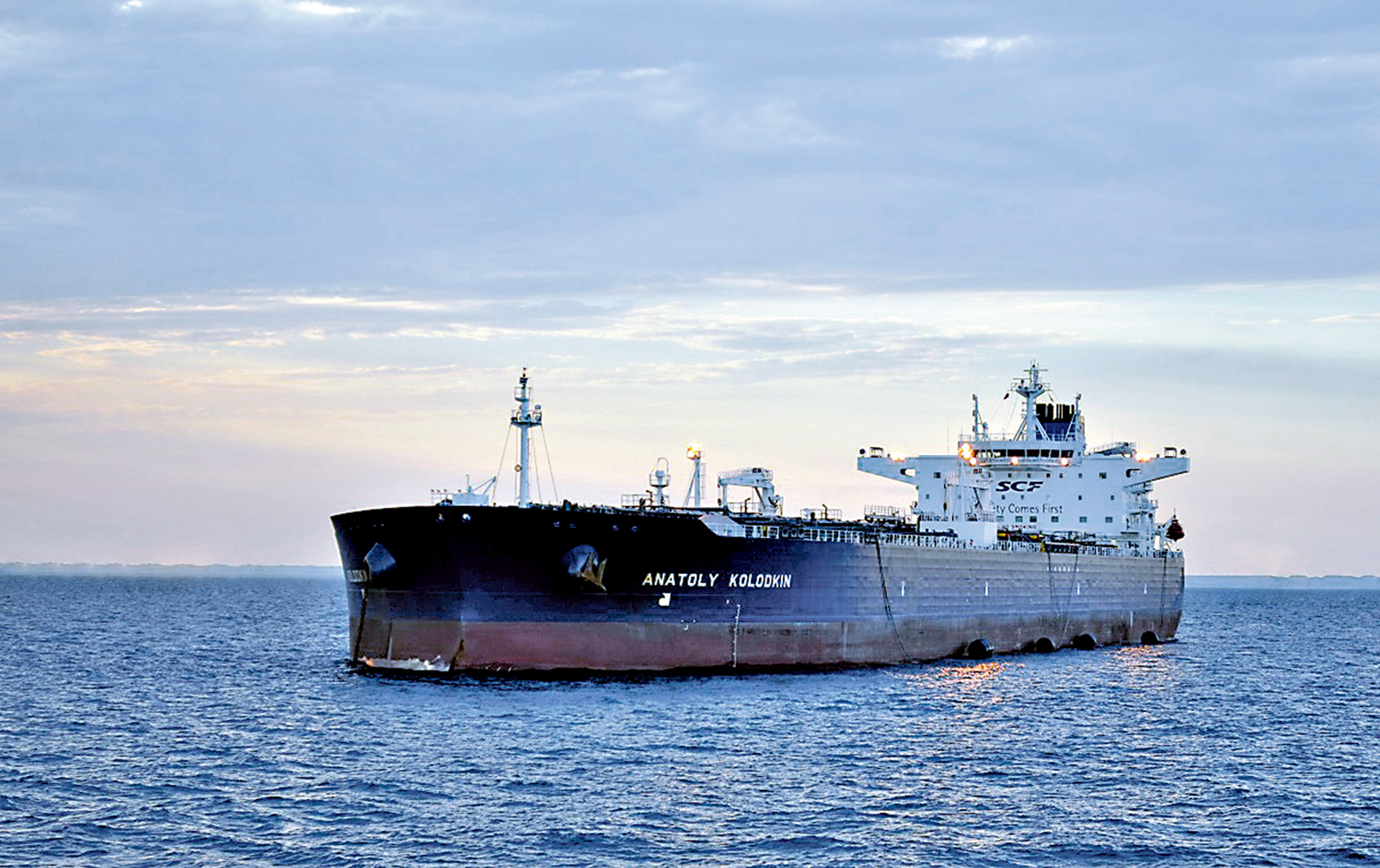　　圖：俄羅斯油輪「阿納托利·科洛德金」號抵達古巴。\資料圖片