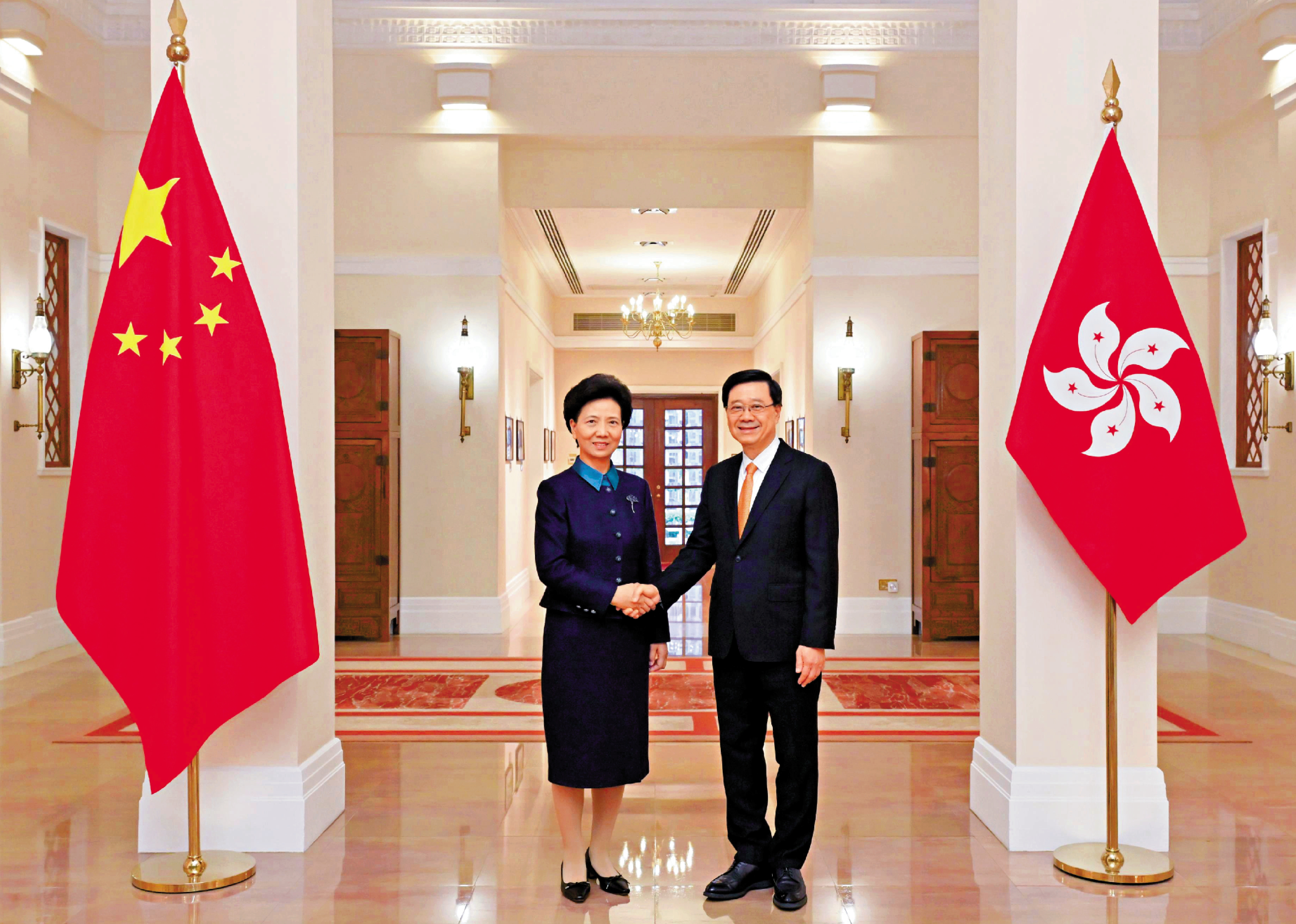 　　圖：行政長官李家超昨日在禮賓府與國務委員、國務院婦女兒童工作委員會主任、中華全國婦女聯合會主席諶貽琴會面。