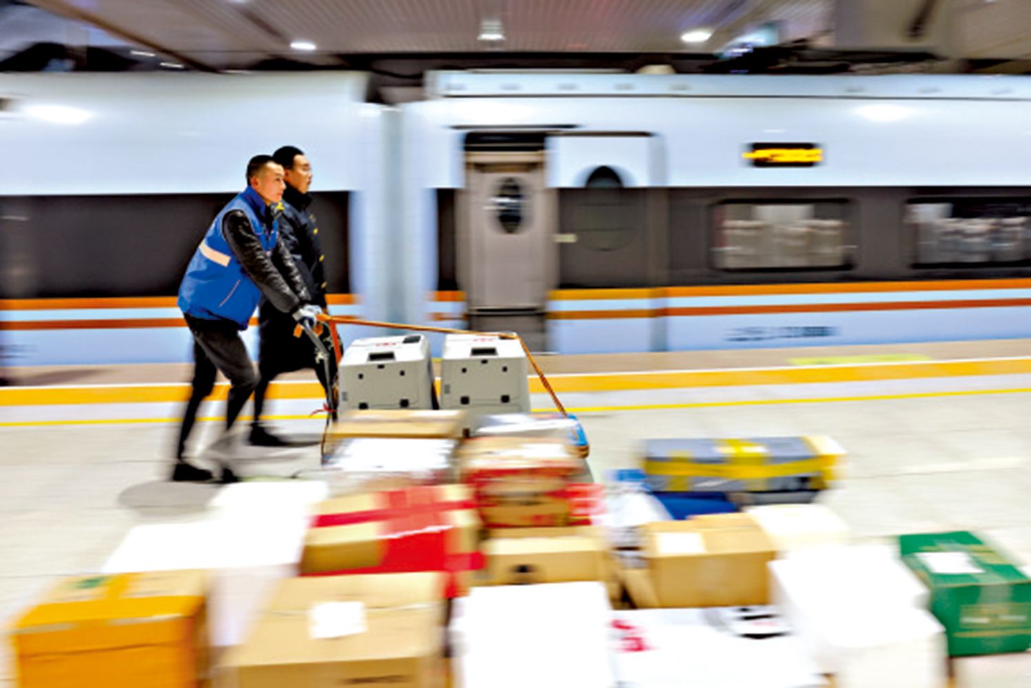 　　圖：中國3月鐵路運輸景氣水平明顯改善。