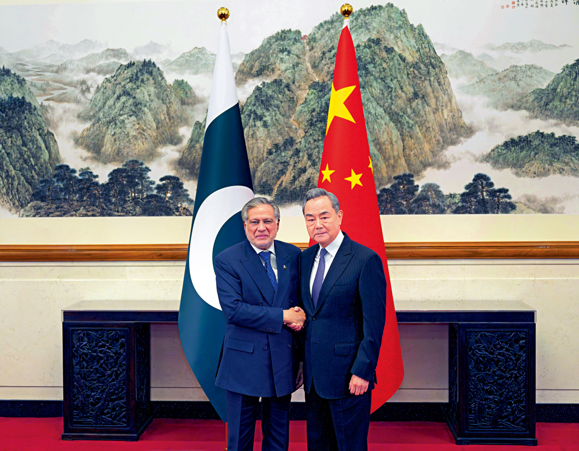 　　圖：3月31日，中共中央政治局委員、外交部長王毅在北京同巴基斯坦副總理兼外長達爾舉行會談。 新華社