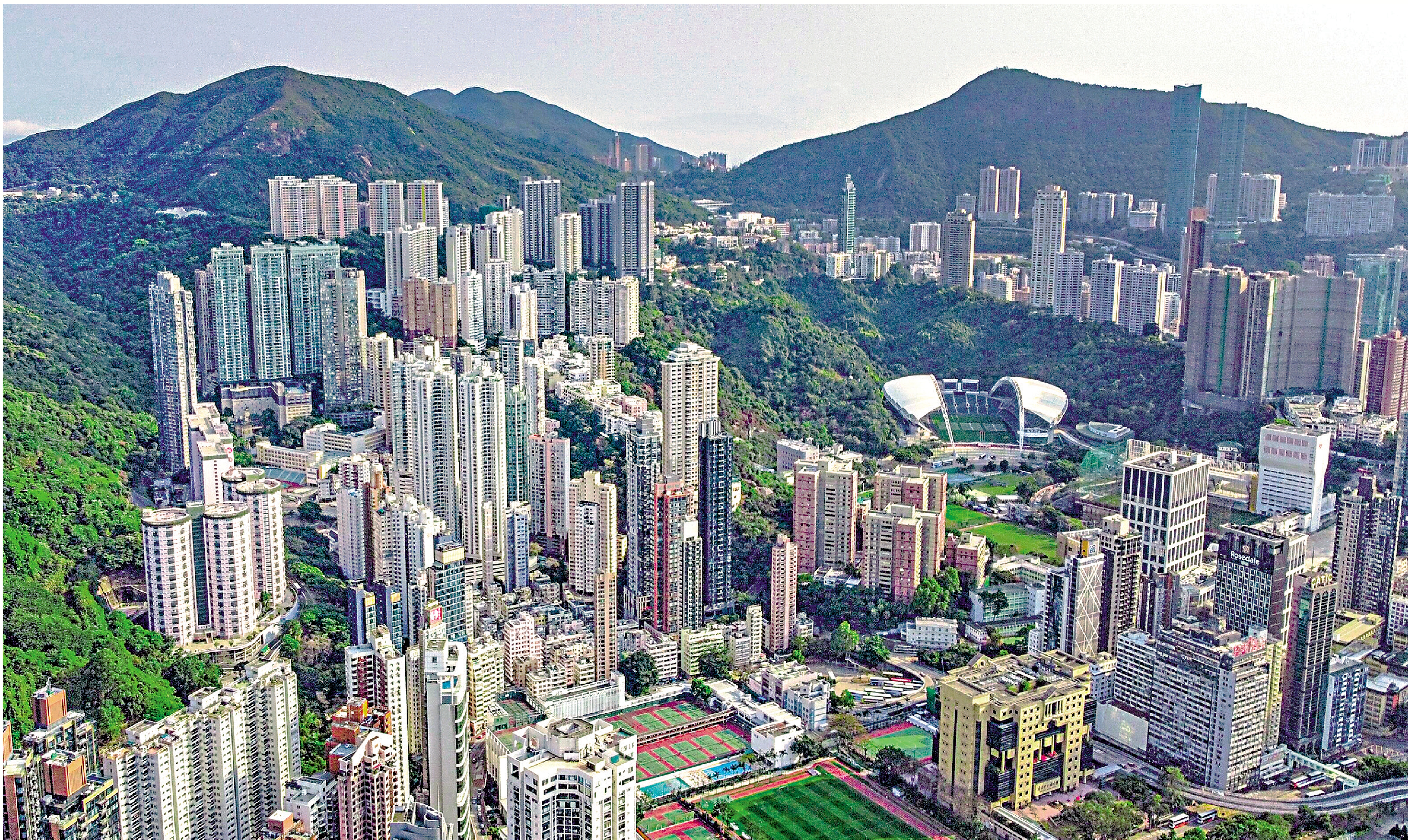 　　圖：環球資金持續湧港，這是近期本地豪宅成交暢旺的原因之一。