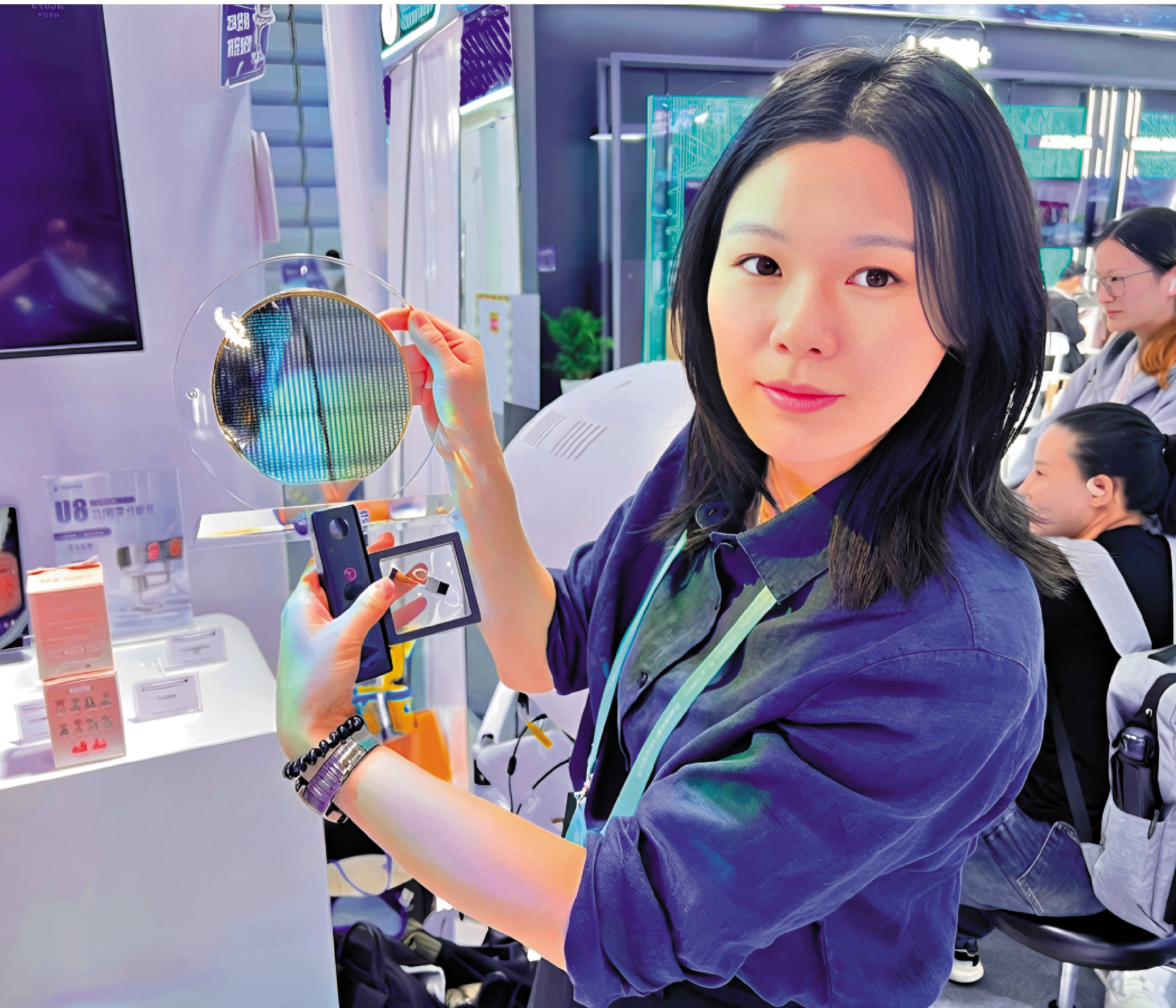 　　圖：AI時代的應用創業者需要找到最合適的應用落點。圖為自研芯片轉戰醫美賽道闖出新天地。\大公報記者王莉攝