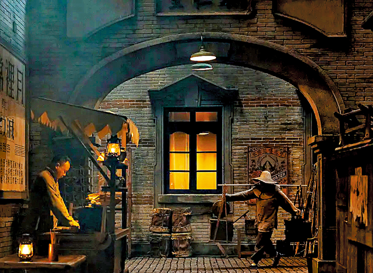 　　圖：《八千里路雲和月》以小人物的命運映照大時代，將個體悲歡離合與家國情懷緊密結合。