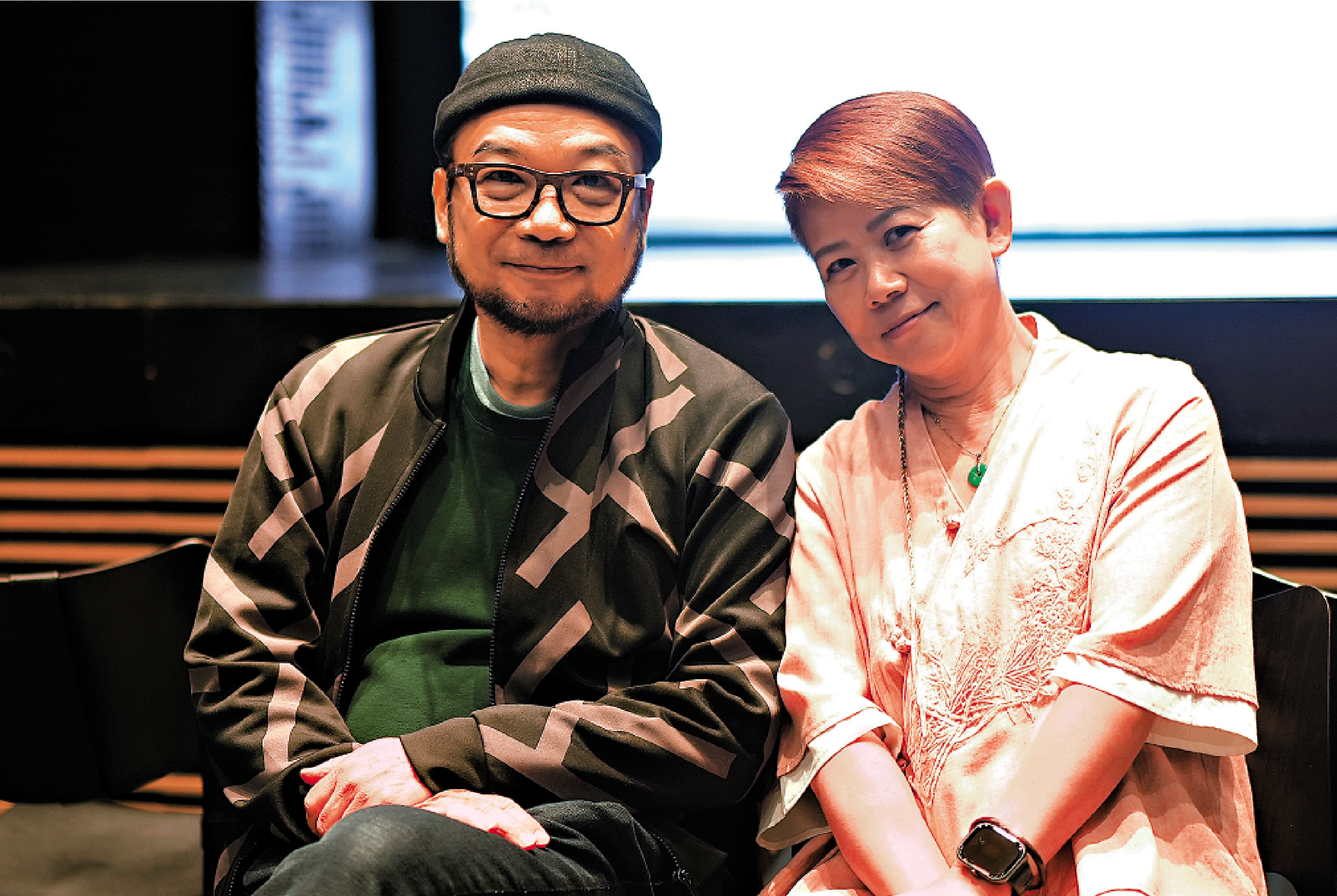 　　圖：香港著名舞台劇導演司徒慧焯（左）和西九文化區管理局表演藝術主管（戲曲）鍾珍珍。\大公報記者徐小惠攝