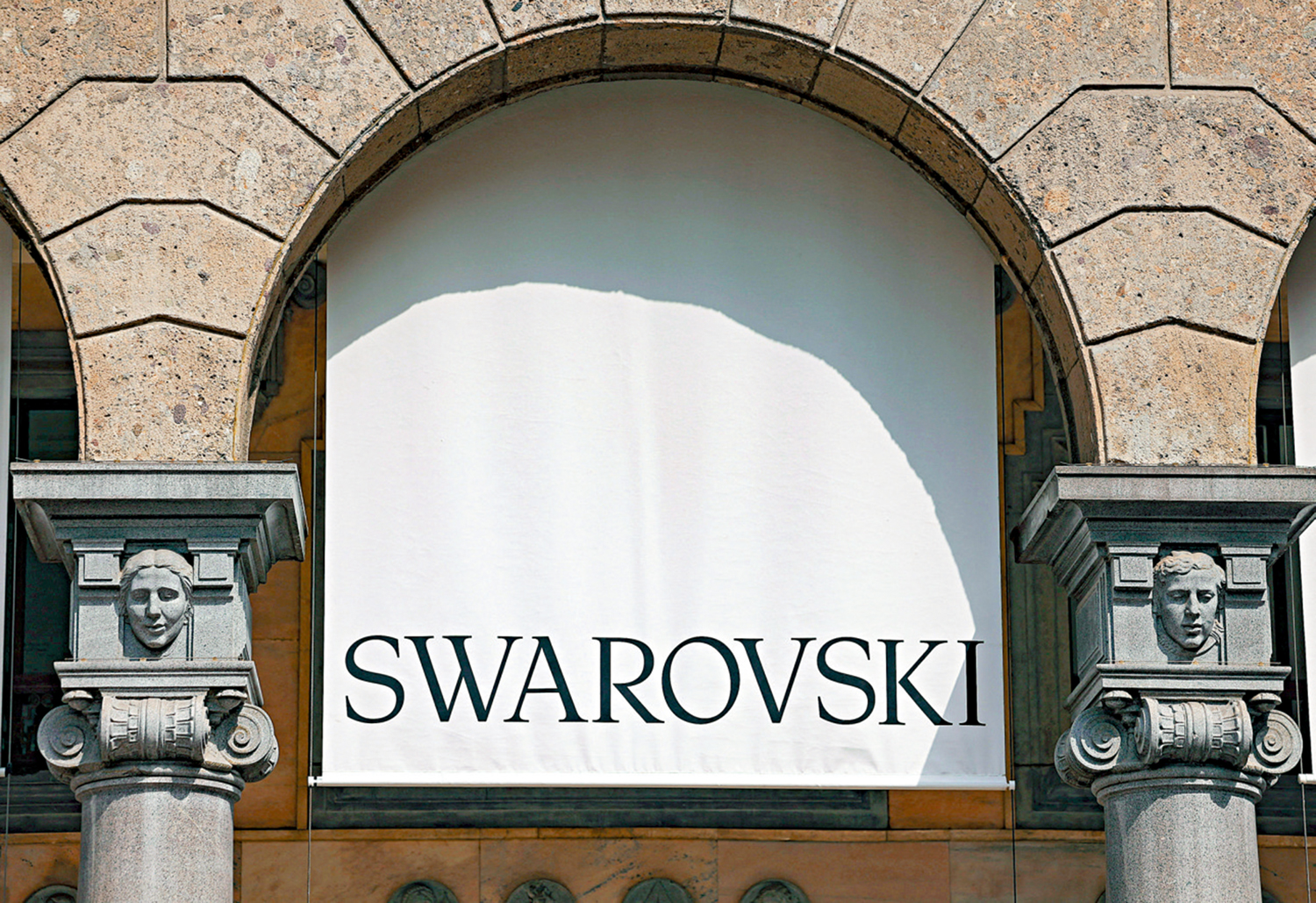 　　圖：SWAROVSKI在過去125年的歷史中，其財務策劃系統亦經歷了不同階段的發展。