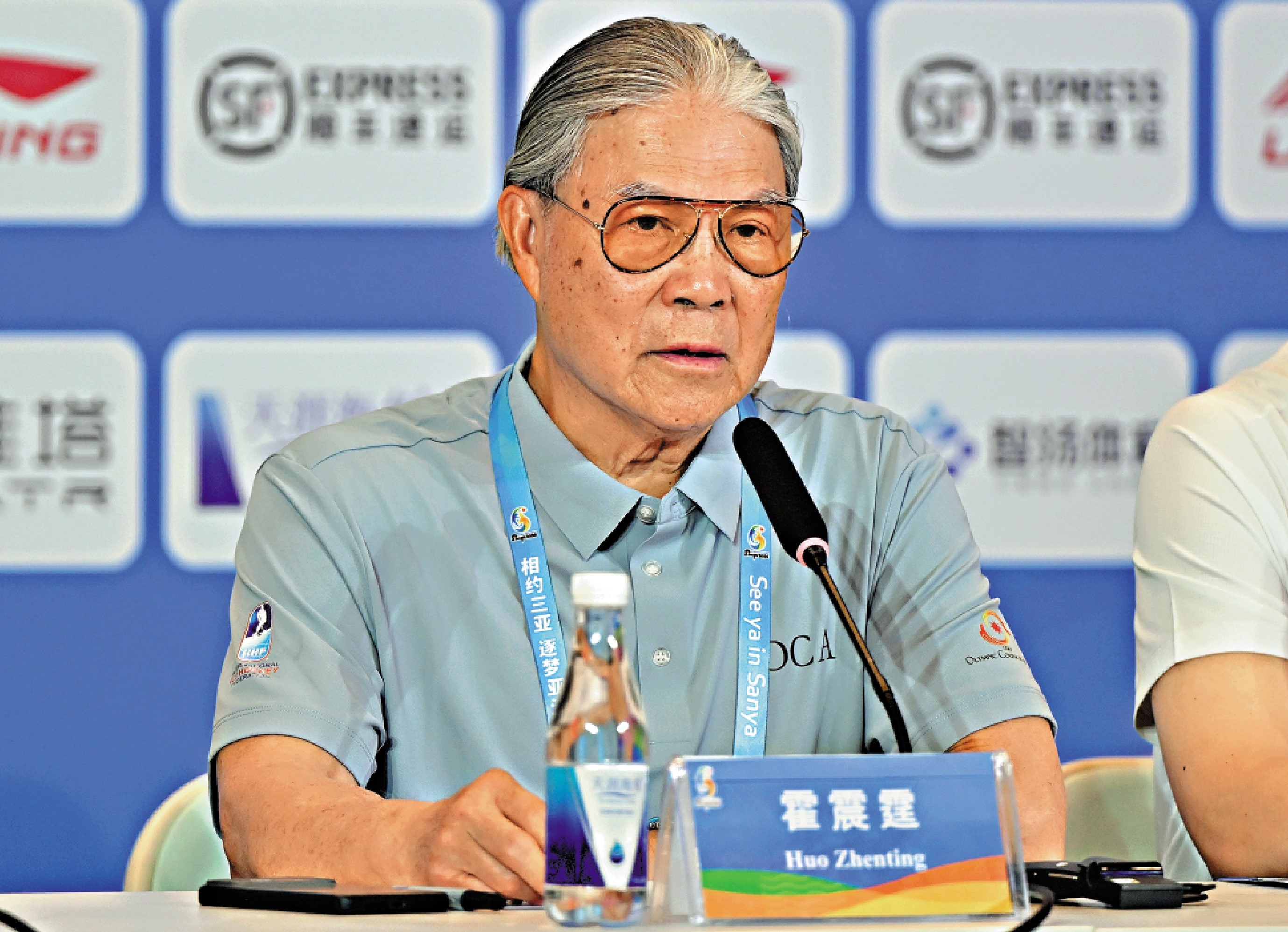 　　圖：霍震霆在新聞發布會上發言。\新華社