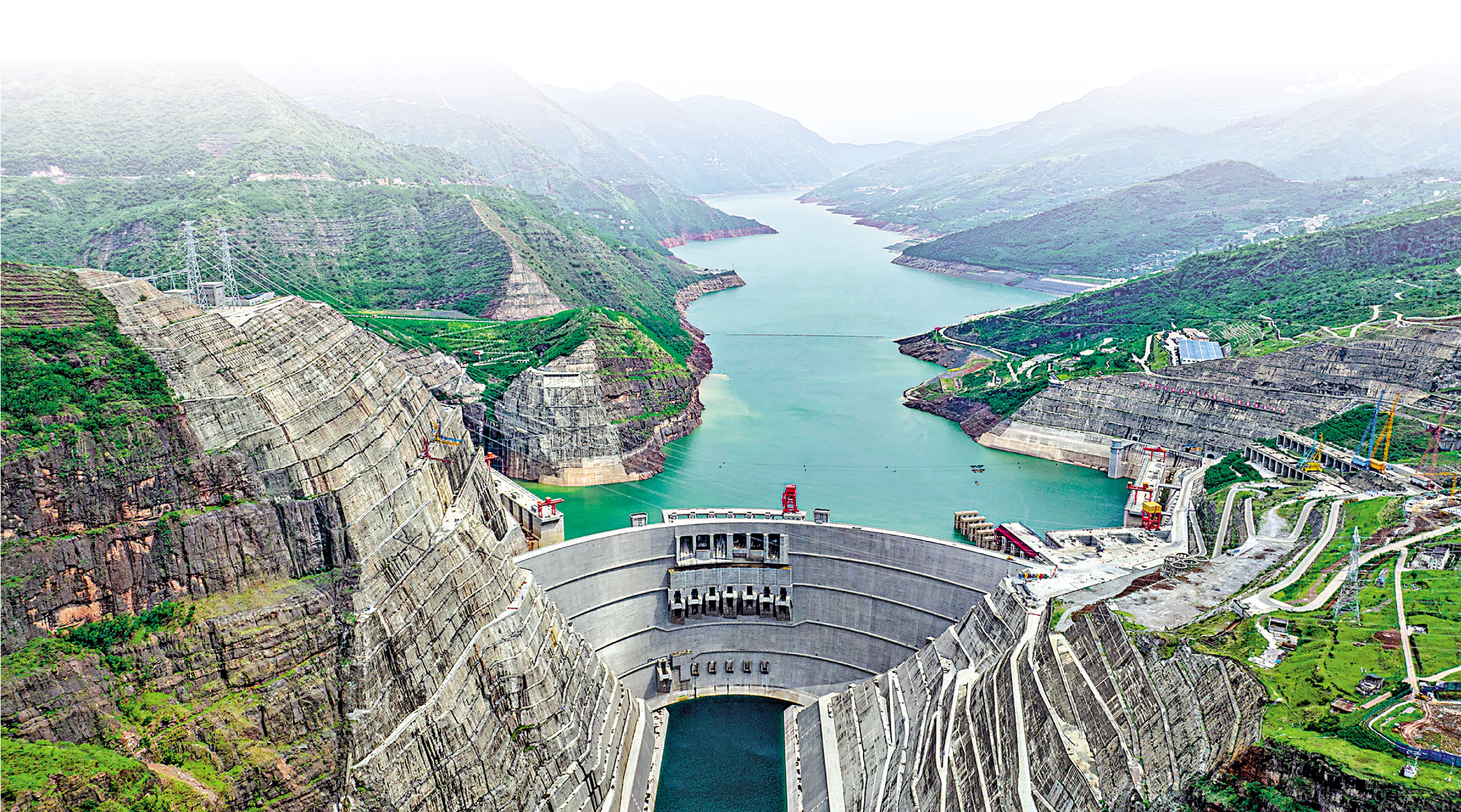 　　圖：白鶴灘水電站位於四川省和雲南省交界的金沙江幹流河段上，是僅次於三峽電站的世界第二大水電站。白鶴灘水電站共安裝16台百萬千瓦水輪發電機組，總裝機容量1600萬千瓦。\新華社