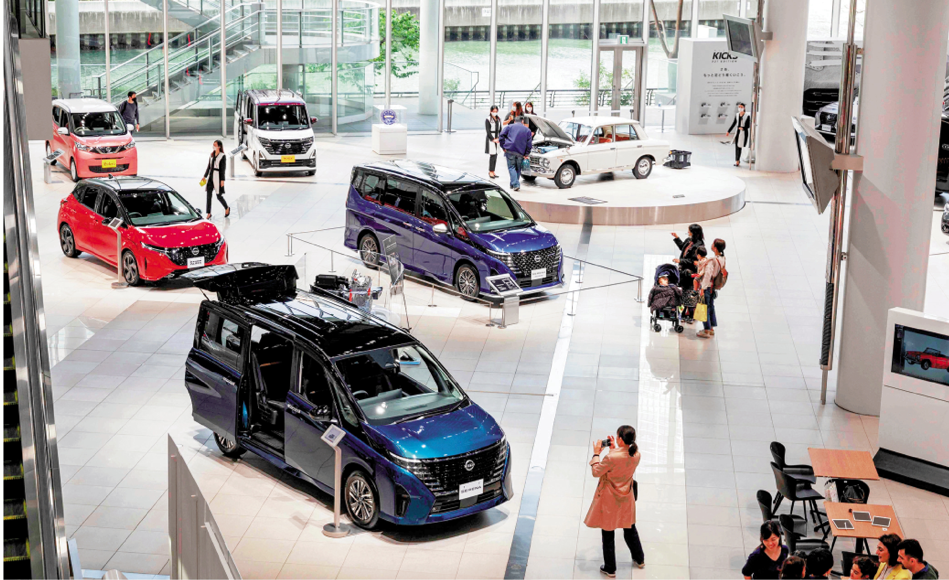 　　圖：位於日本神奈川縣橫濱市的日產汽車全球總部展廳。\法新社