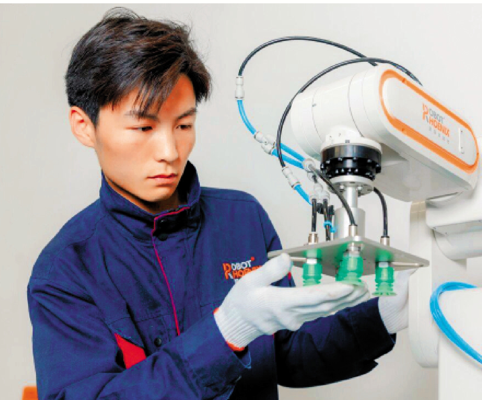 　　圖：翼菲專注工業機器人設計、研發等。