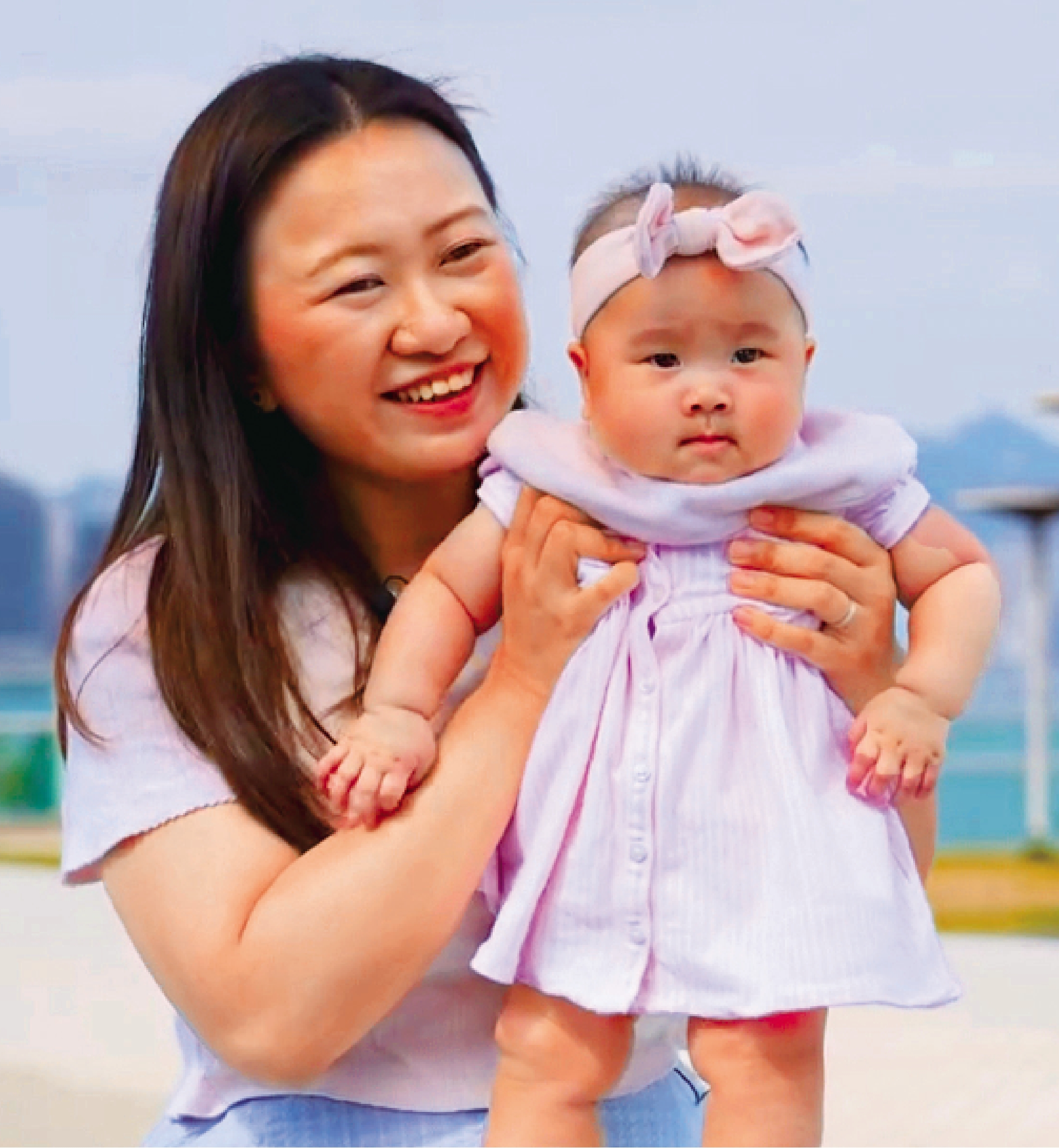 　　圖：渠務署高級工程師Konica，將與七個月大的女兒共度母親節。