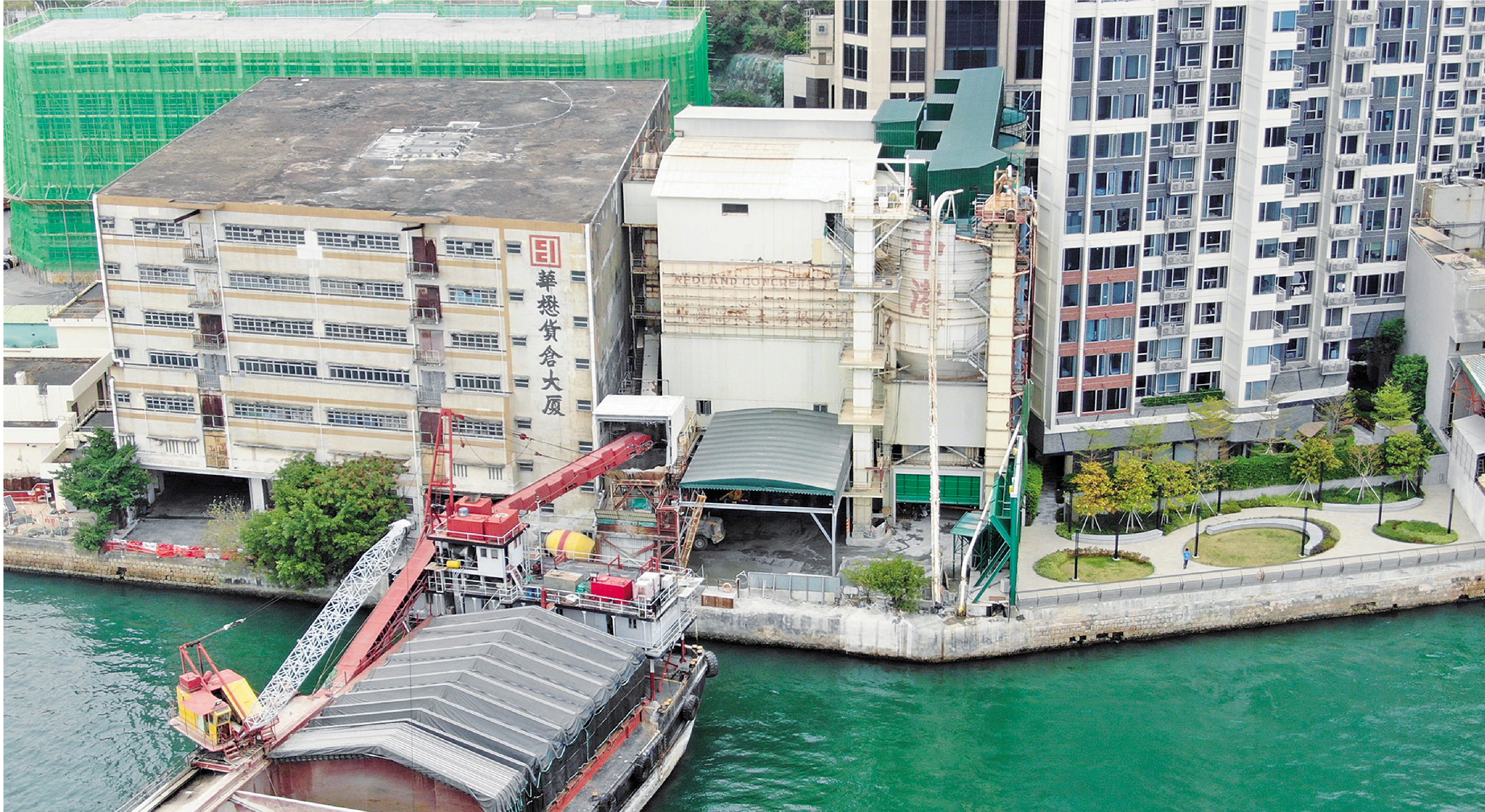 　　圖：位於油塘東源街6號的混凝土廠計劃6月中旬全面停止運作。