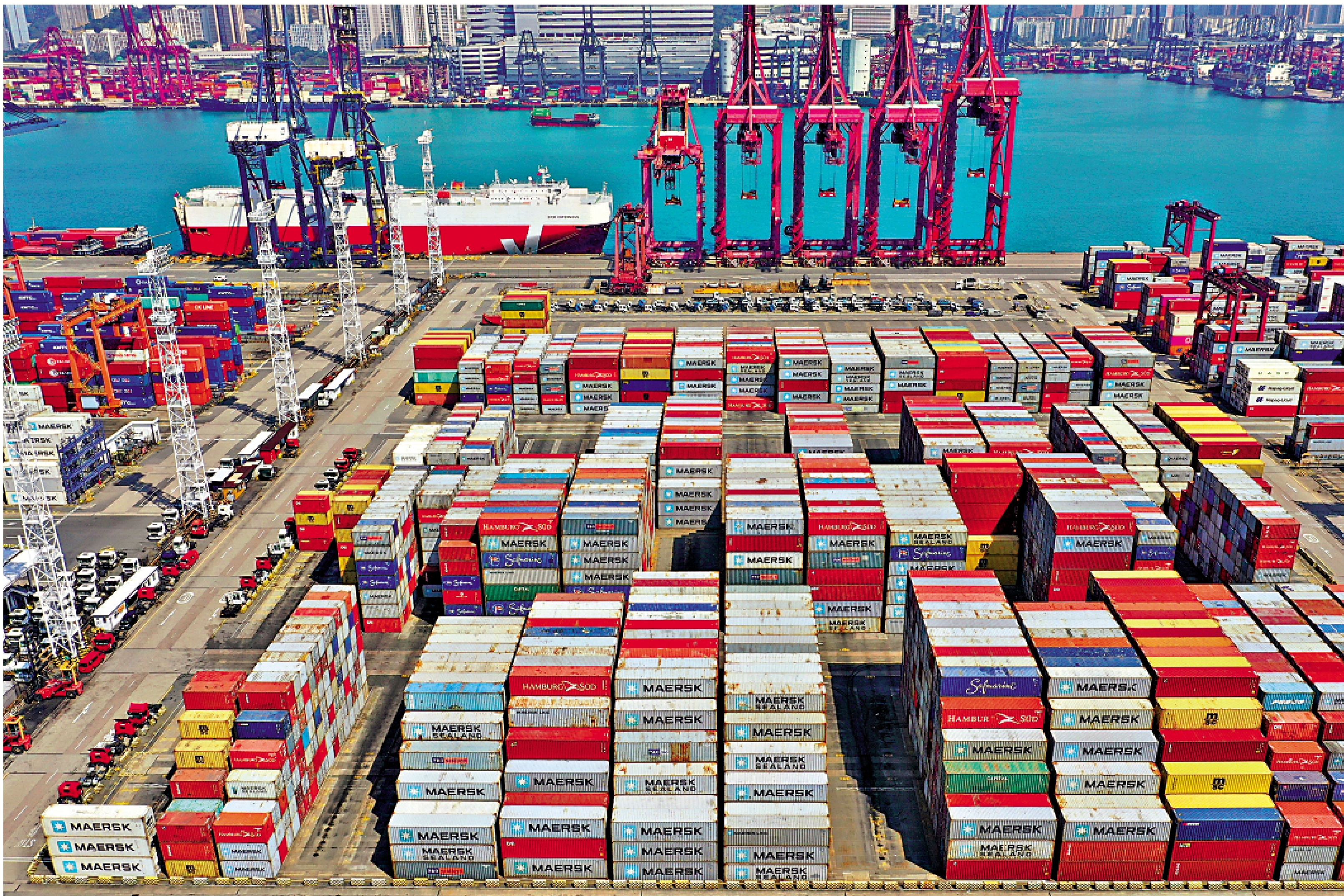 　　圖：今年3月香港商品整體出口貨量及進口貨量分別上升28.8%及34.6%。