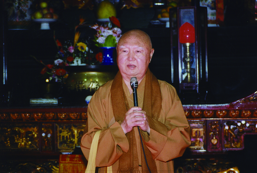 　　圖：永惺長老在上海玉佛寺隨緣開示。