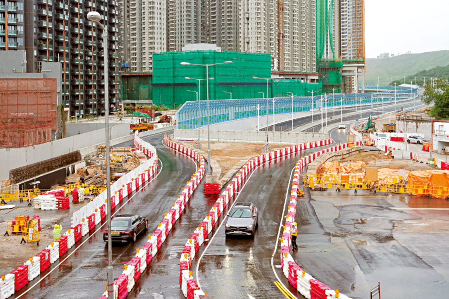 　　圖：5月3日，北都首個落成的大型運輸基建項目─粉嶺繞道（東段）項目正式通車。\中新社