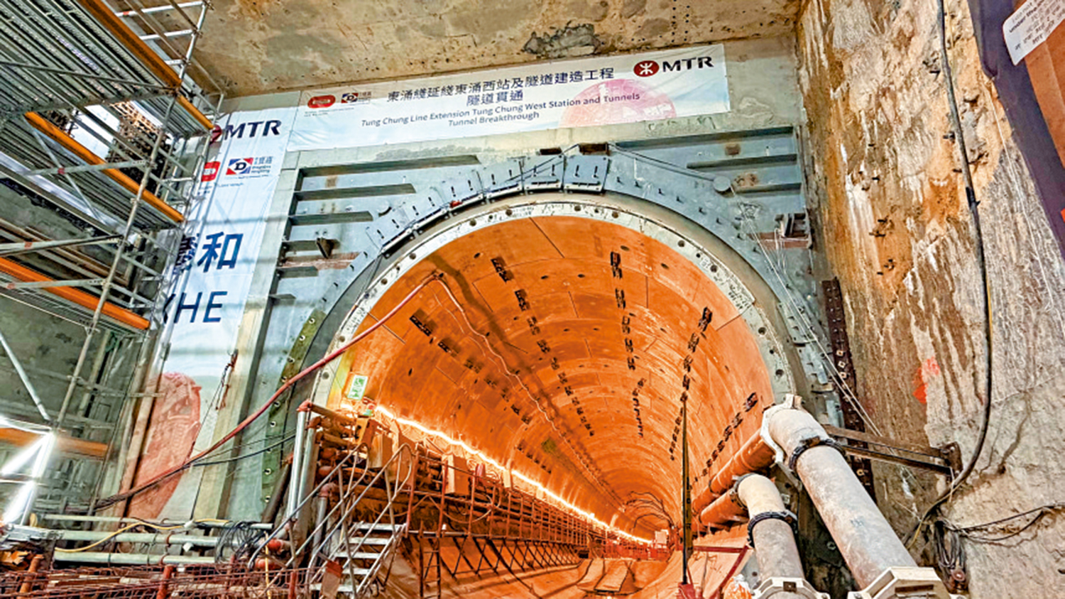 　　圖：東涌綫延綫東涌西站及隧道建造工程正火速進行。\大公文匯全媒體記者劉妍伶攝