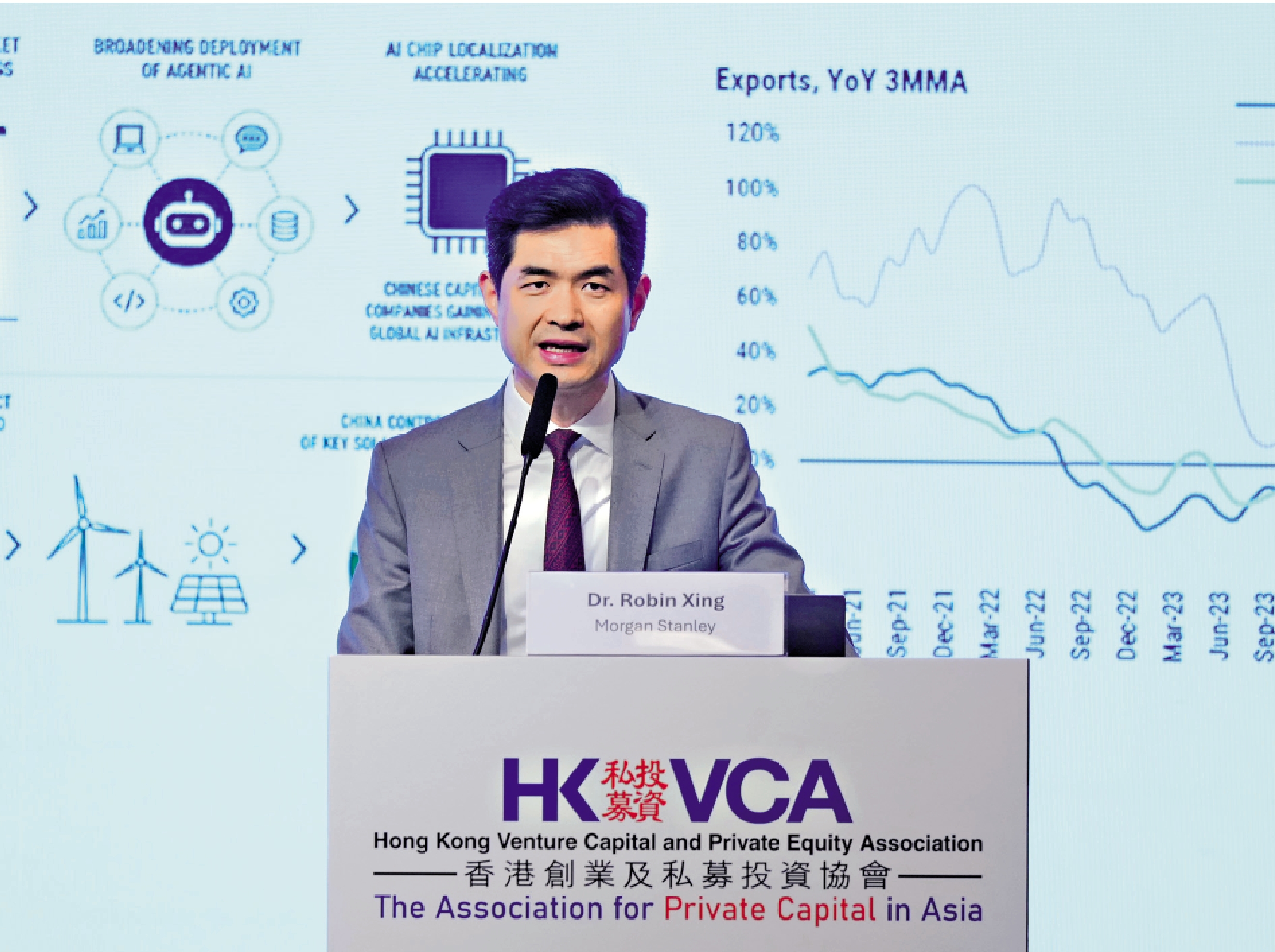 　　圖：邢自強認為，未來中國企業可能主導全球市場中超過三分之一的新戰略產業。\大公報記者何嘉駿攝