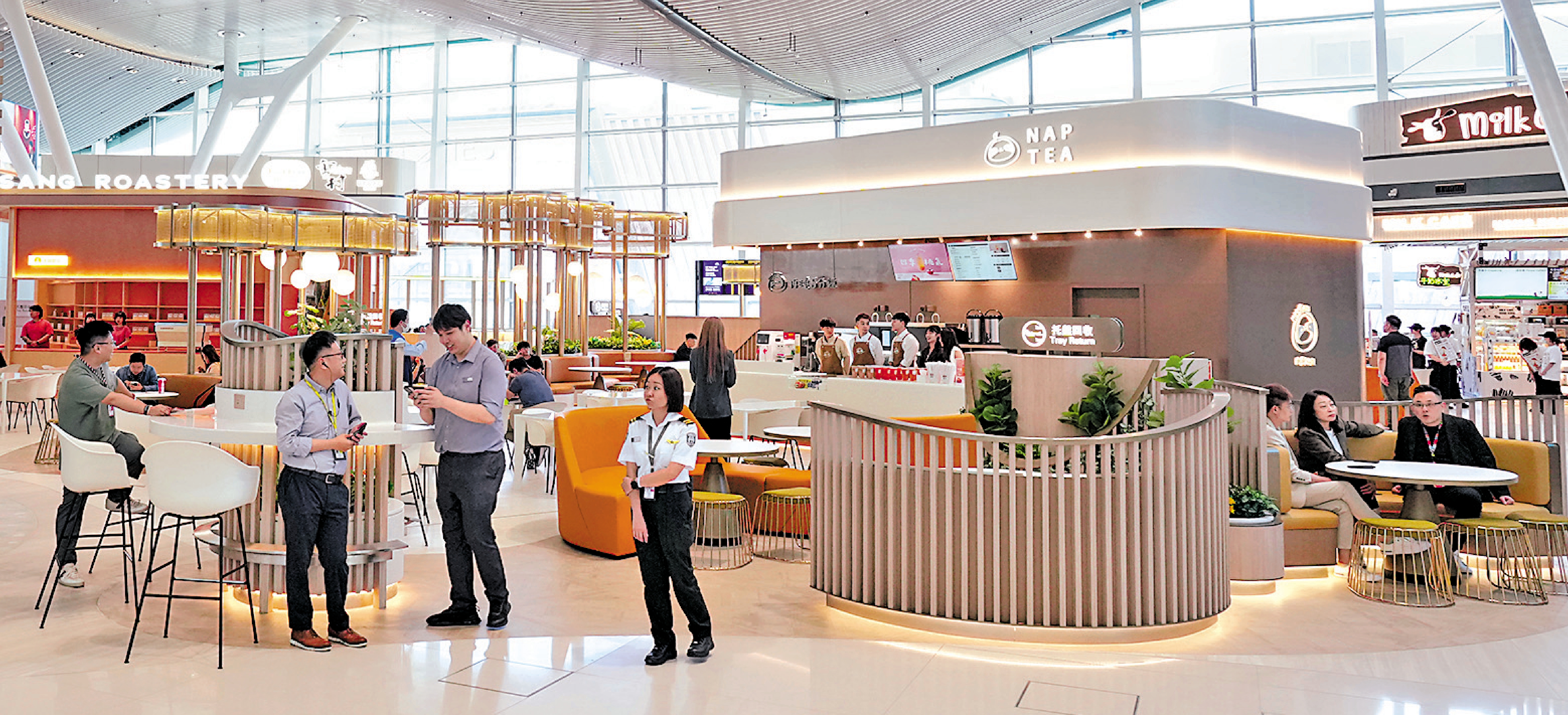 　　圖：T2有25間店舖包括14間餐廳，為旅客增加飲食及消費選擇。