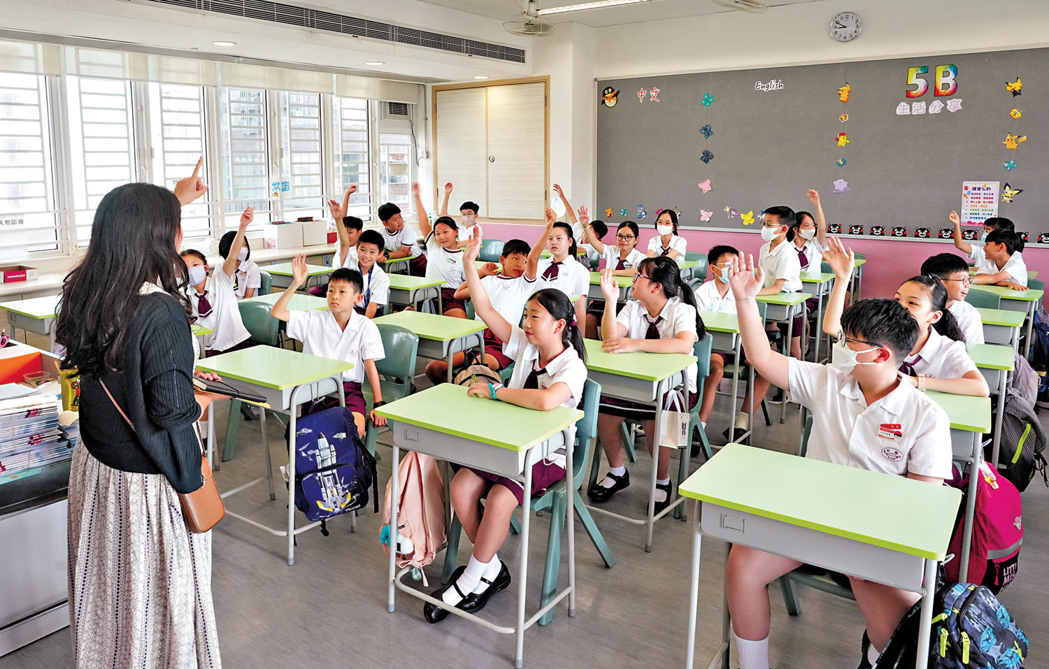 　　圖：一項調查指出，市民認為AI在知識傳授上具備高效優勢，但無法取代教師對學生的關愛及情感支持。