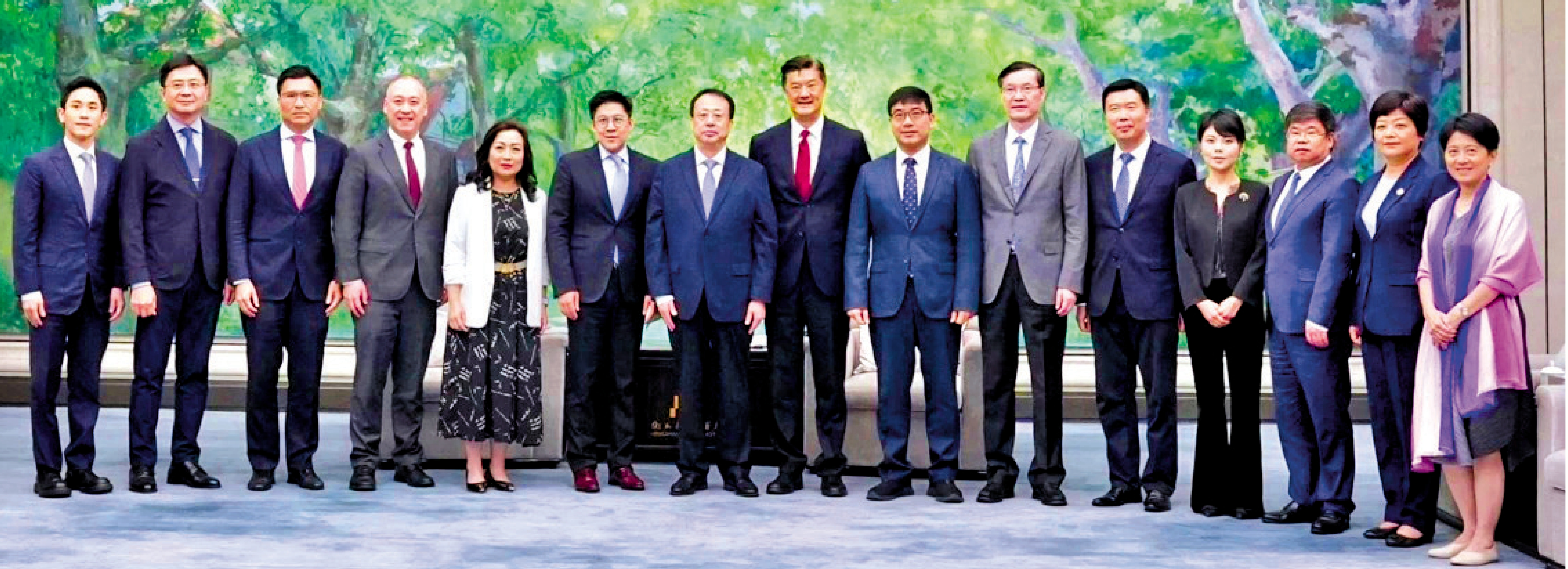 　　圖：立法會G19上海考察團會見上海市市長龔正。