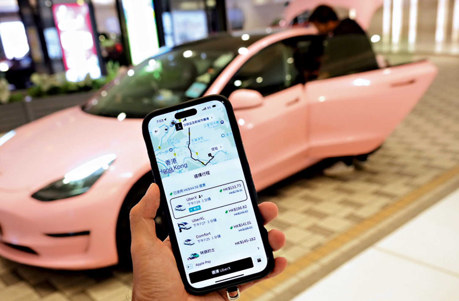 　　圖：陳美寶強調當局會適時檢視是否需要調整網約車數目。