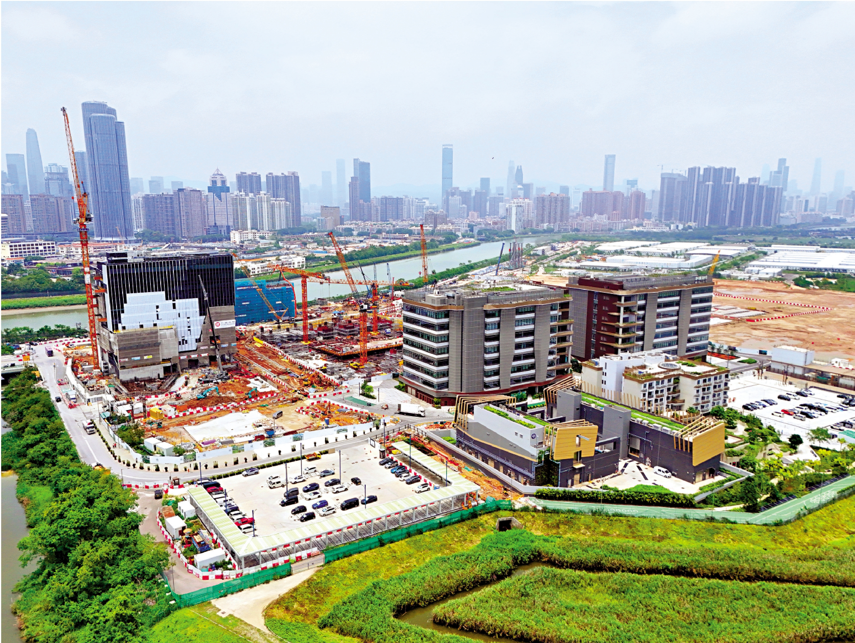 　　圖：河套香港園區首批落成的三座大樓，當中兩座濕實驗室已全數租出。\大公報記者凱楊攝