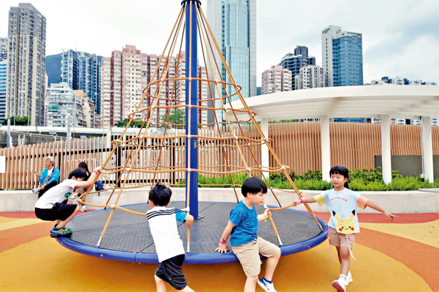 　　圖：調查顯示，本港學童日均自由遊戲時間超過國際標準，惟睡眠不足。