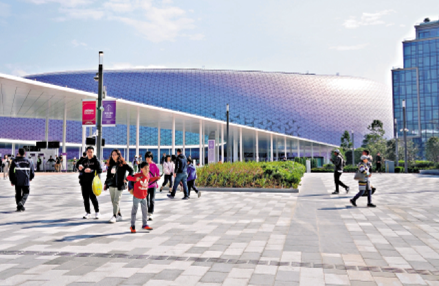 　　圖：啟德體育園7月1日於中央廣場設有多個運動體驗坊，供市民參與同樂。