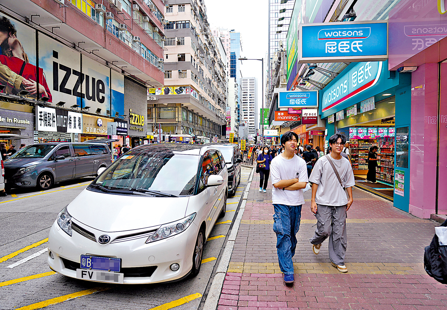　　圖：香港多區可見「粵車南下」私家車停泊。\大公報記者何嘉駿攝