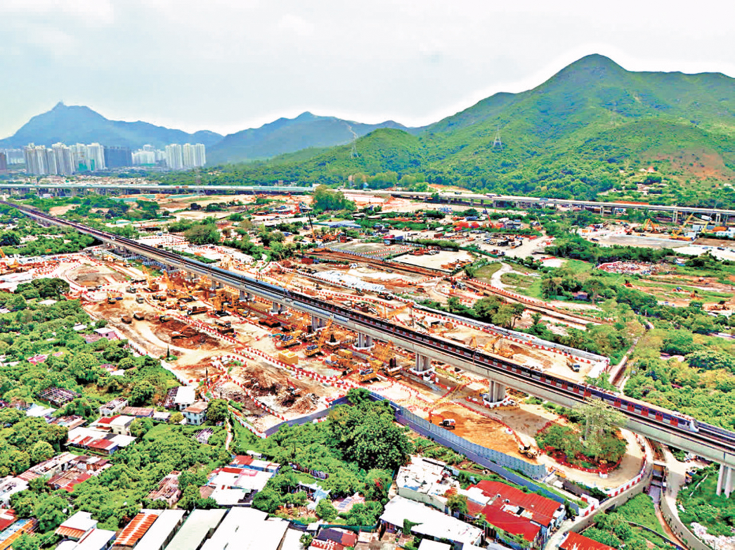 　　圖：屯馬綫洪水橋站採用香港首創的兩種巨型車站模組建造法。