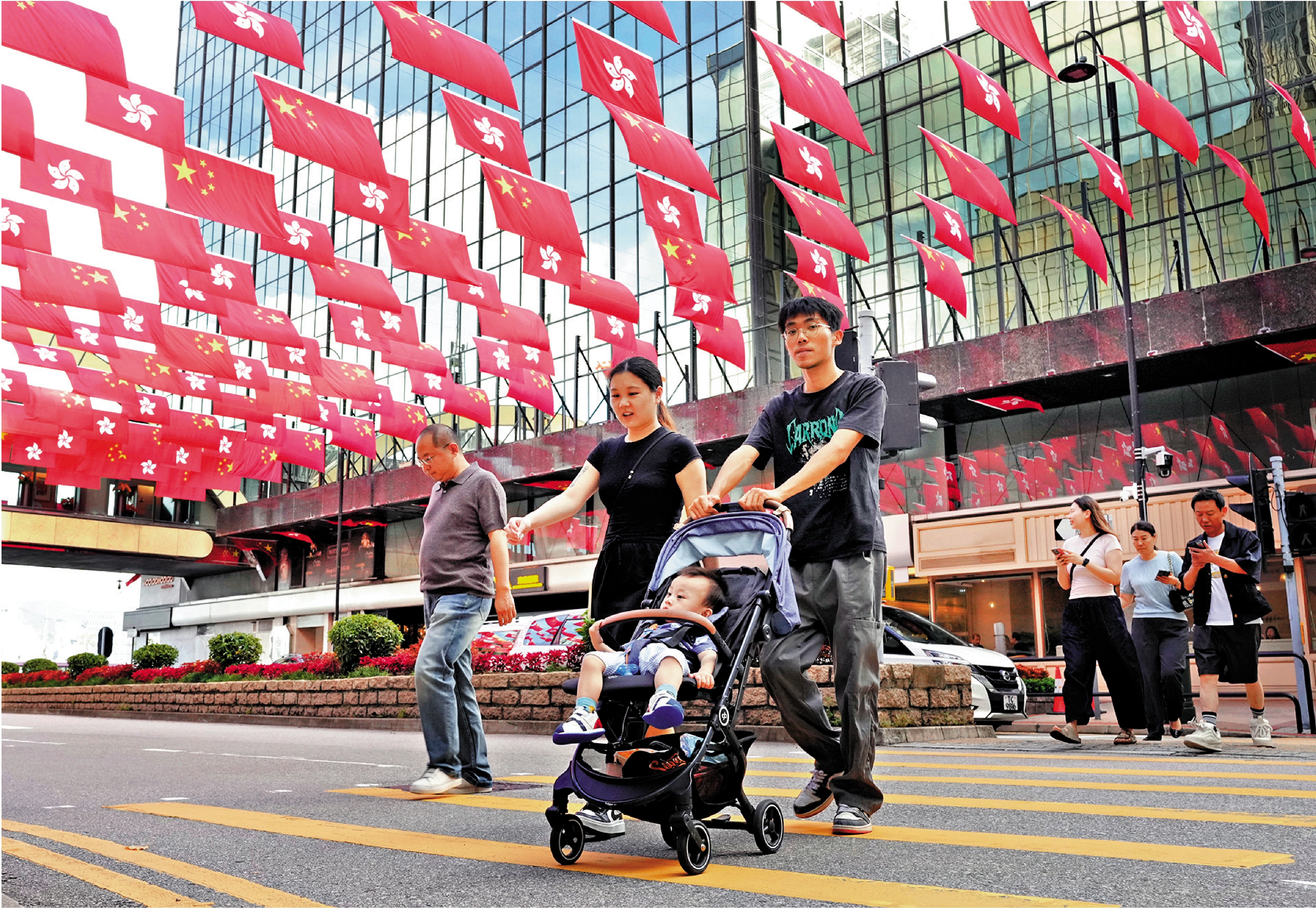 　　圖：社會各界呼籲積極參與香港首份五年規劃公眾諮詢、踴躍建言。\大公報記者黃洋港攝