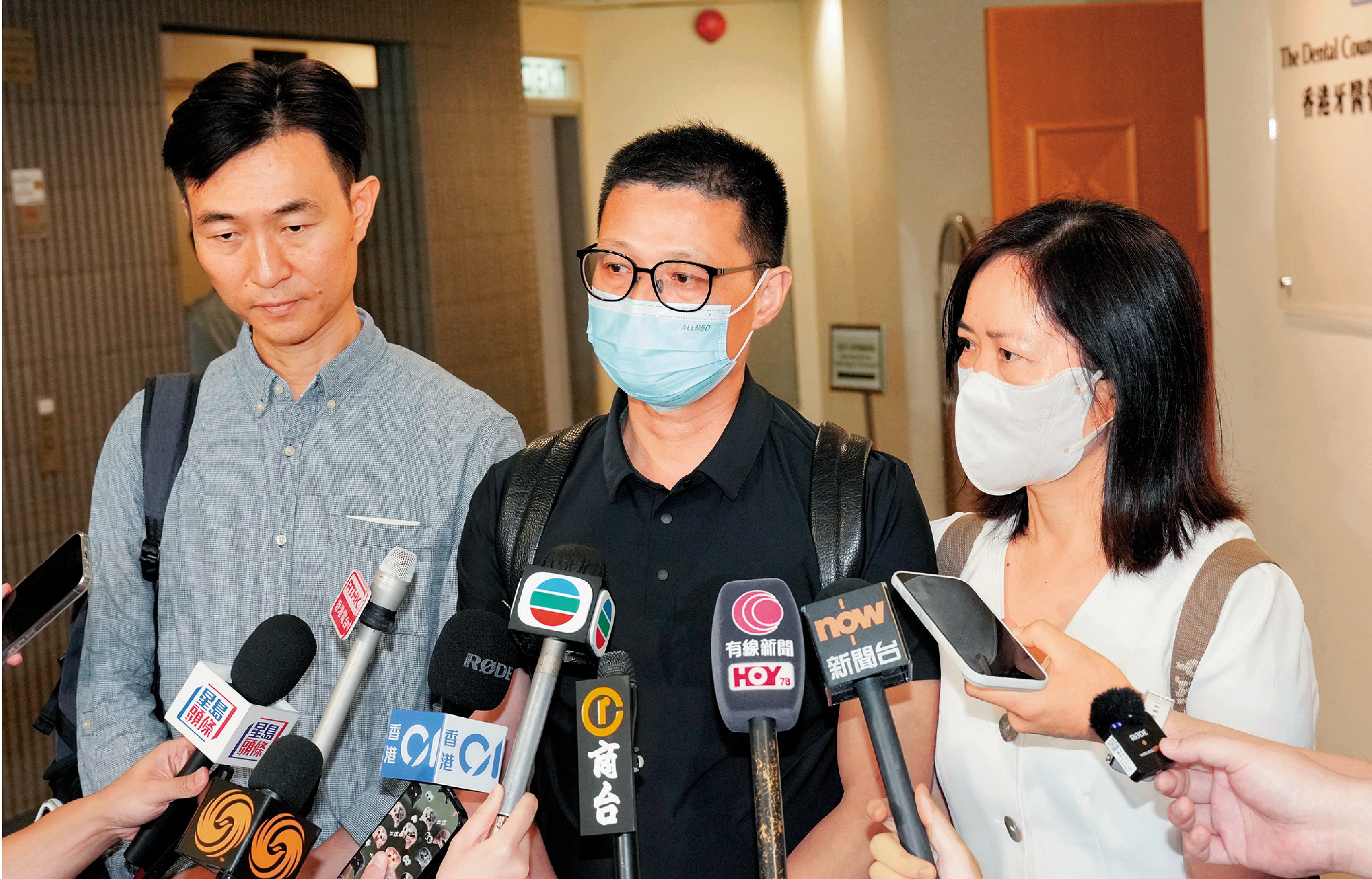 　　圖：黎氏夫婦表示，期待醫委會進行改革。\大公報記者林少權攝
