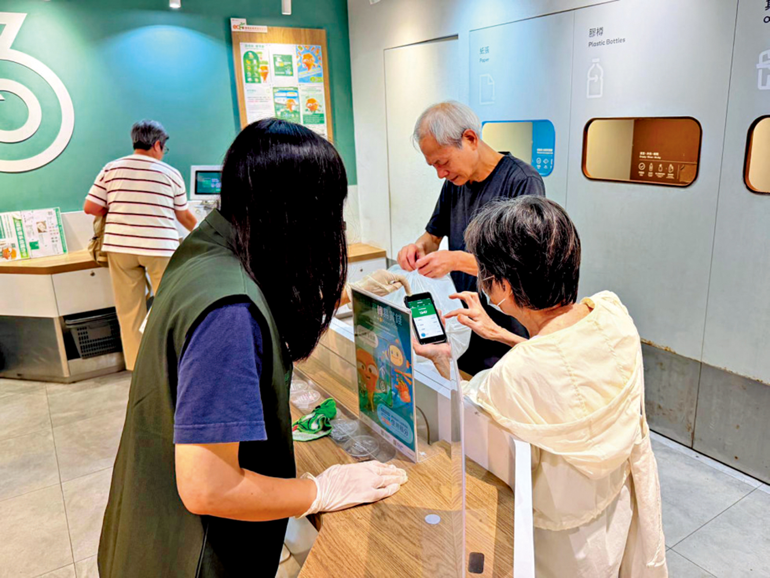 　　圖：南區「綠在香港仔」於2023年5月遷入香港仔街市，以降低租金。\大公報記者歐嘉浩攝