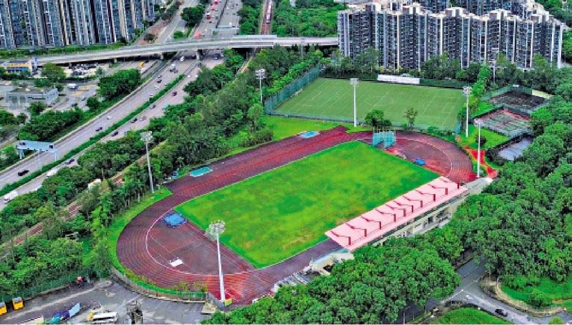 　　圖：教大的白石角運動中心（圖），將遷至毗鄰主校園的新址。