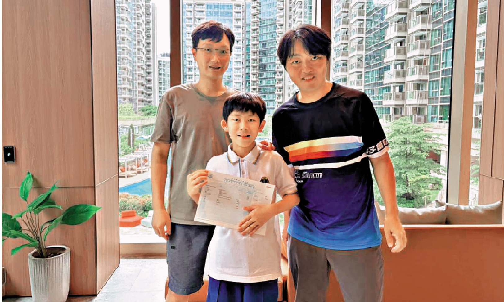 　　圖：11歲洪健釗挑戰考DSE，取得5科22分佳績。