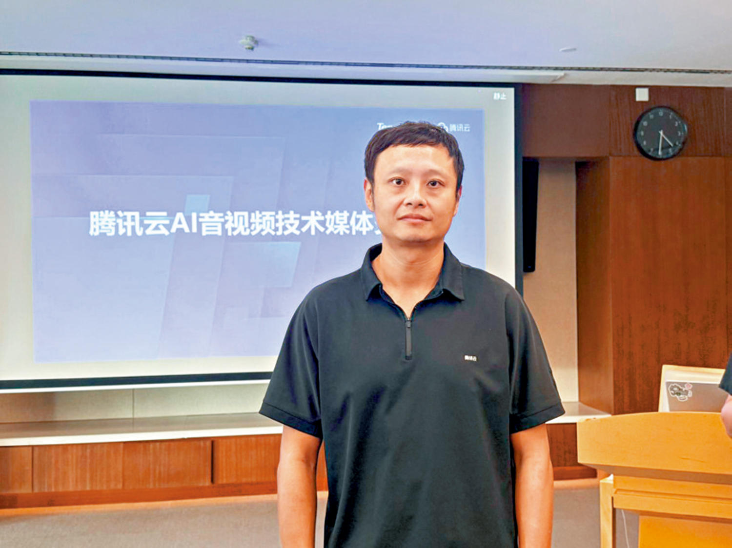 　　圖：李郁韜表示，騰訊雲計劃攻堅和深耕美國、日本、韓國市場。\大公報記者李潔儀攝