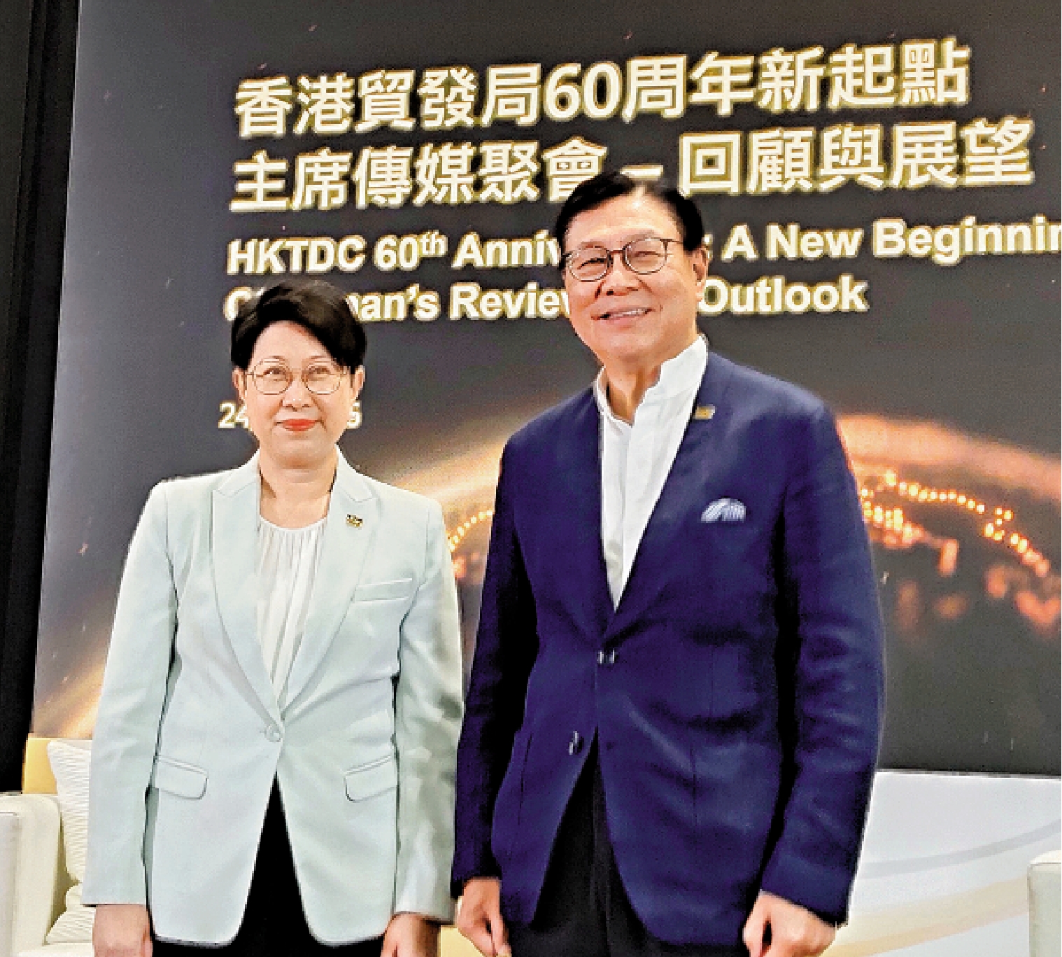 　　圖：馬時亨（右）認為，美國的關稅威脅對香港衝擊有限。旁為張淑芬。\大公報攝