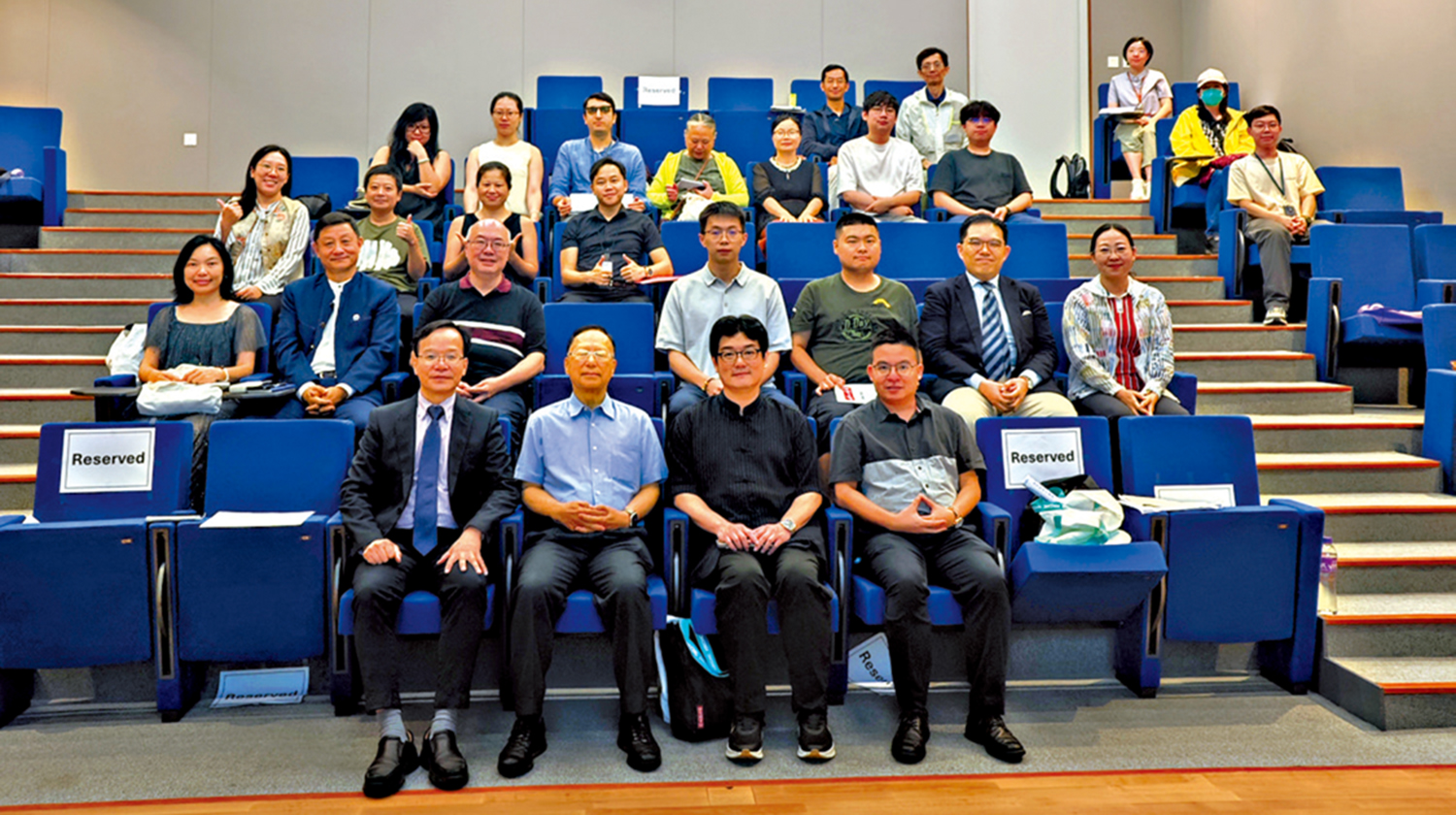 　　圖：「青山灣畔·名家雅談」現場。\大公報實習記者梁家悅攝