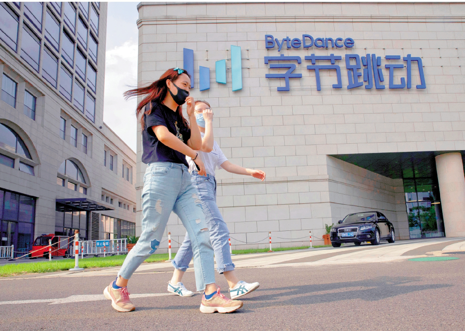 　　圖：字節跳動內部正訓練一個超大模型，參數量傳最高可達10萬億。