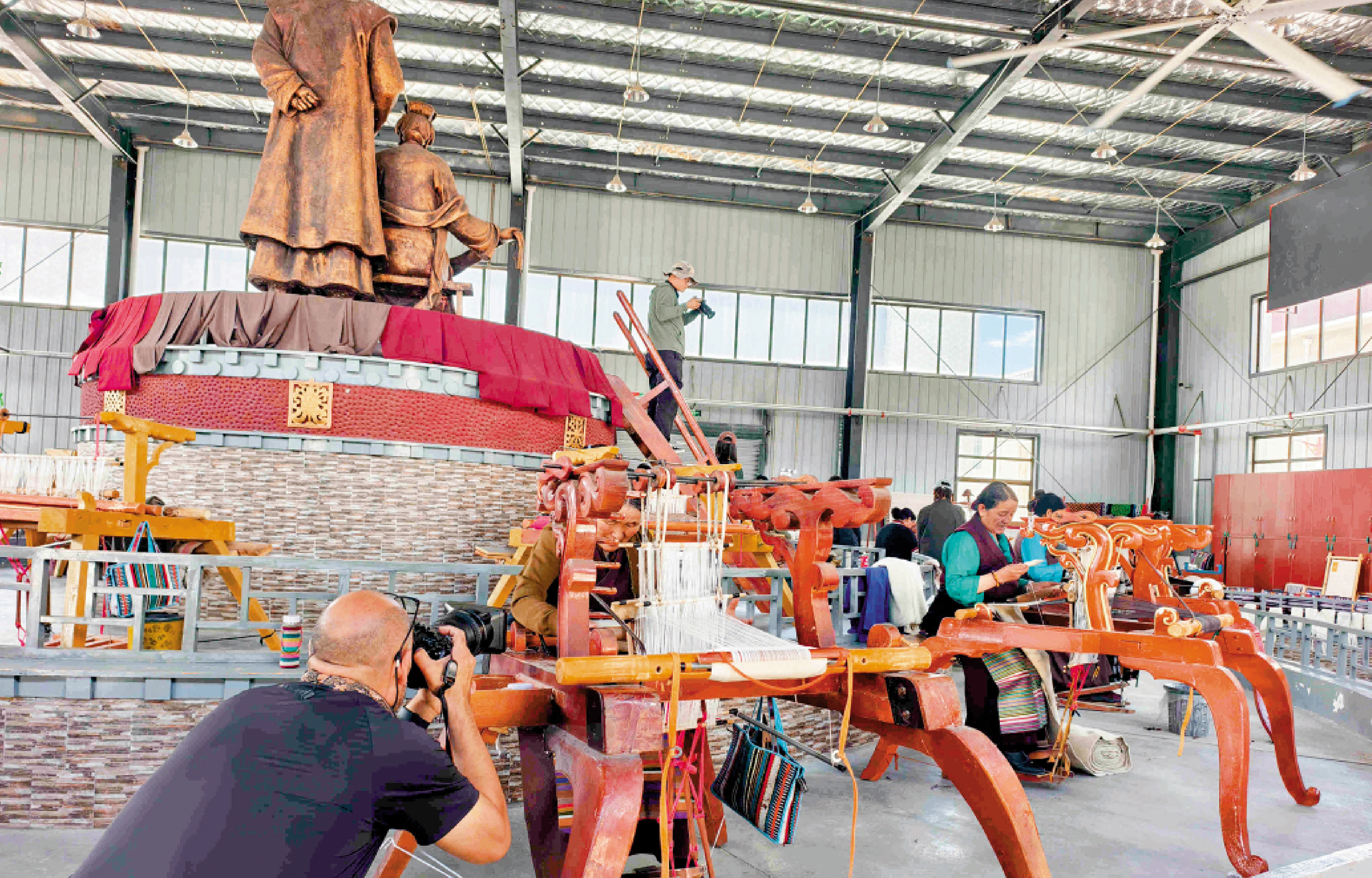 　　圖：西藏山南乃東區民族嘩嘰手工編織專業合作社。