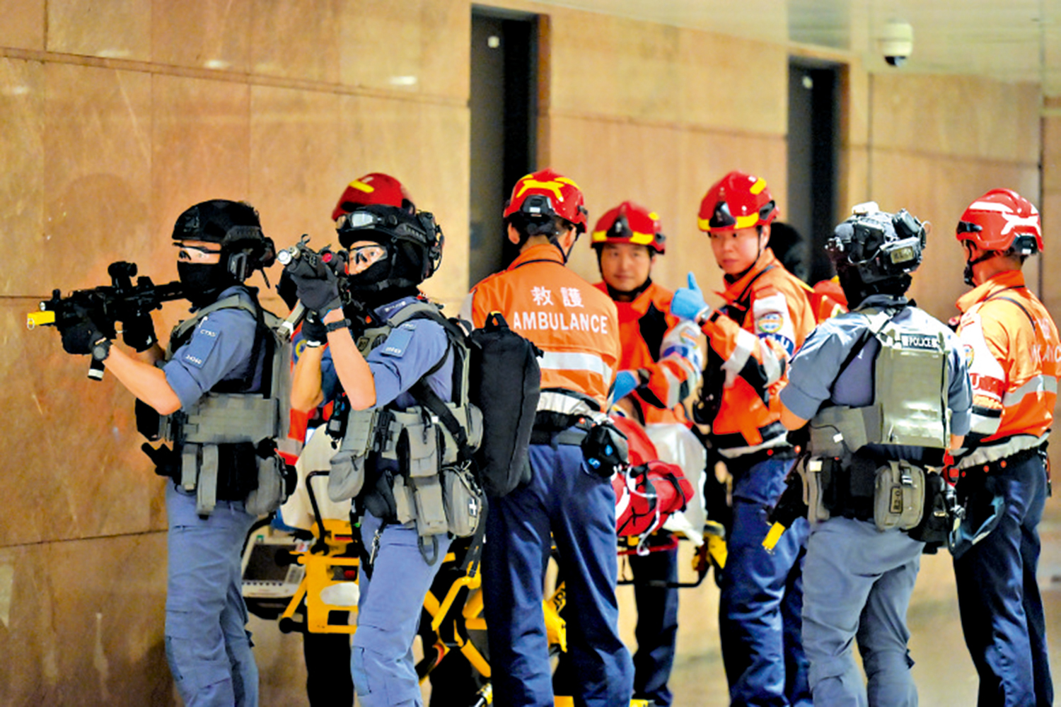 　　圖：警方聯同多個部門及機構進行綜合演習。