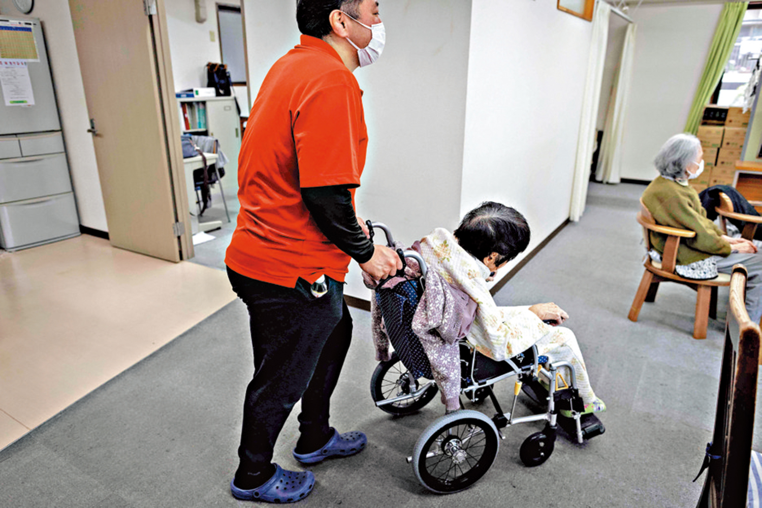 　　圖：日本東京都養老院收費高昂。圖為在東京一家護理中心。\法新社