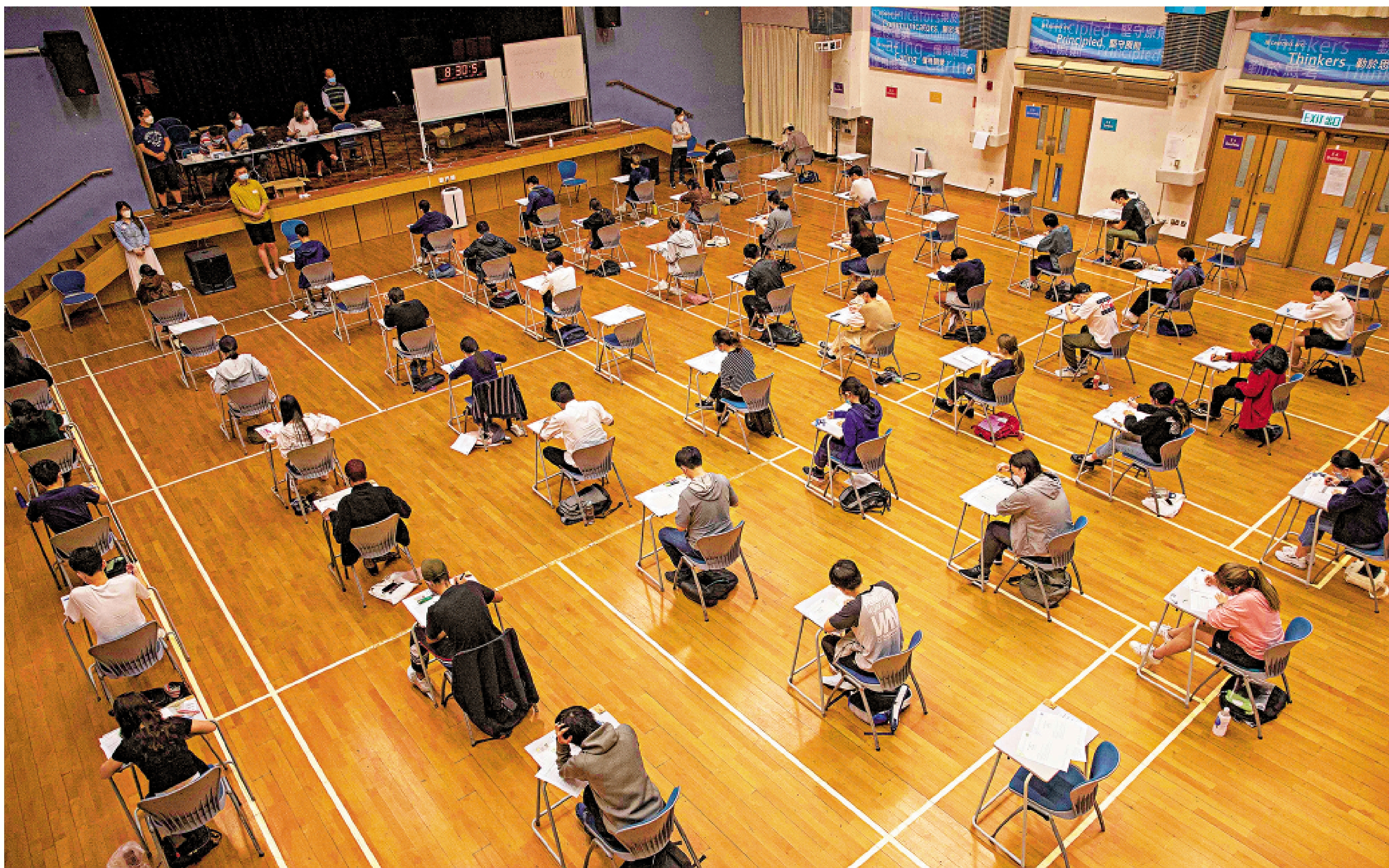 　　圖：教育局提醒有意申請2026/27學年內地大學升學資助計劃的合資格香港學生，9月21日或之前遞交申請。\資料圖片